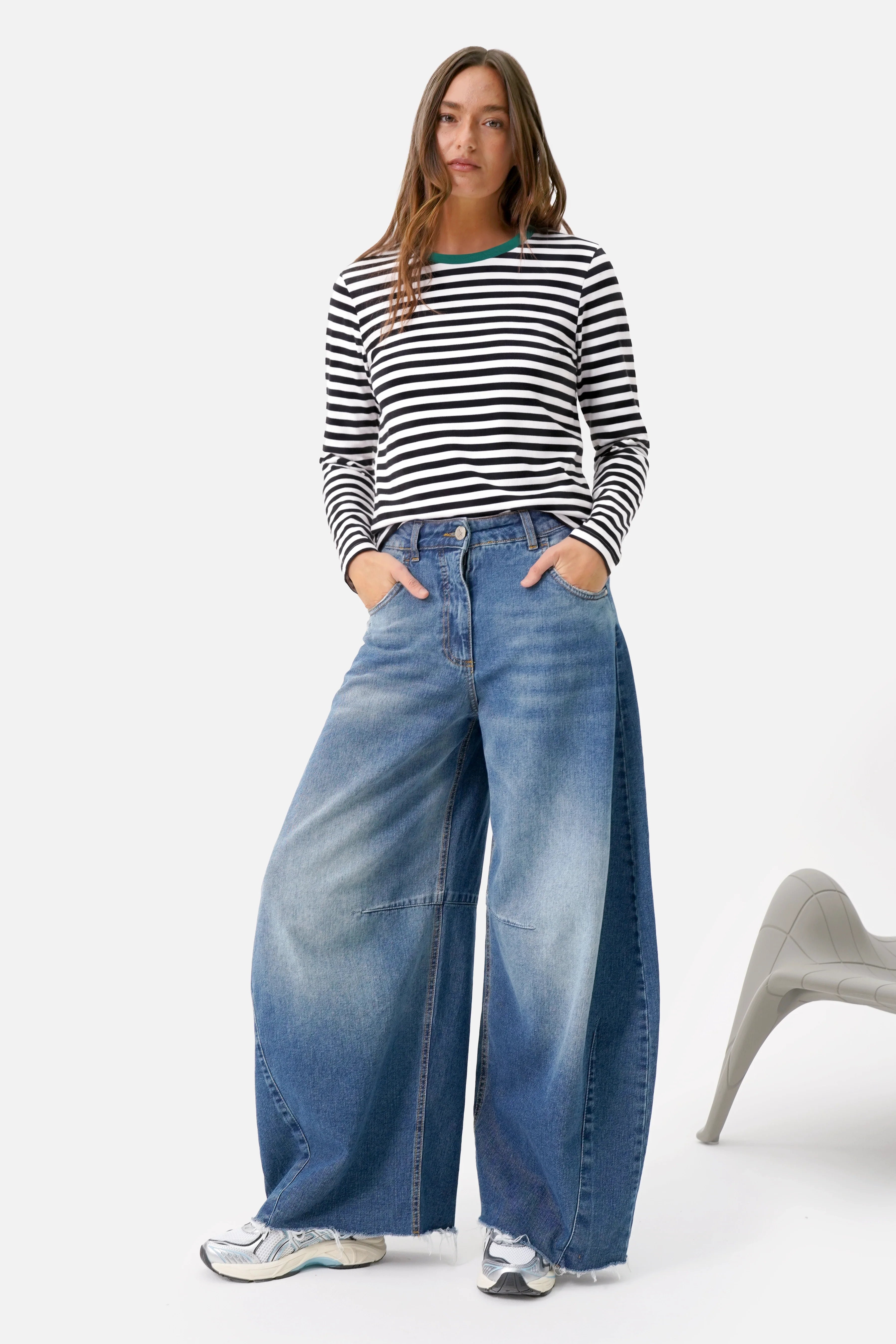 ELIN Longsleeve aus weichem Baumwolljersey mit Rundhalsausschnitt und Regular Fit in Größe S