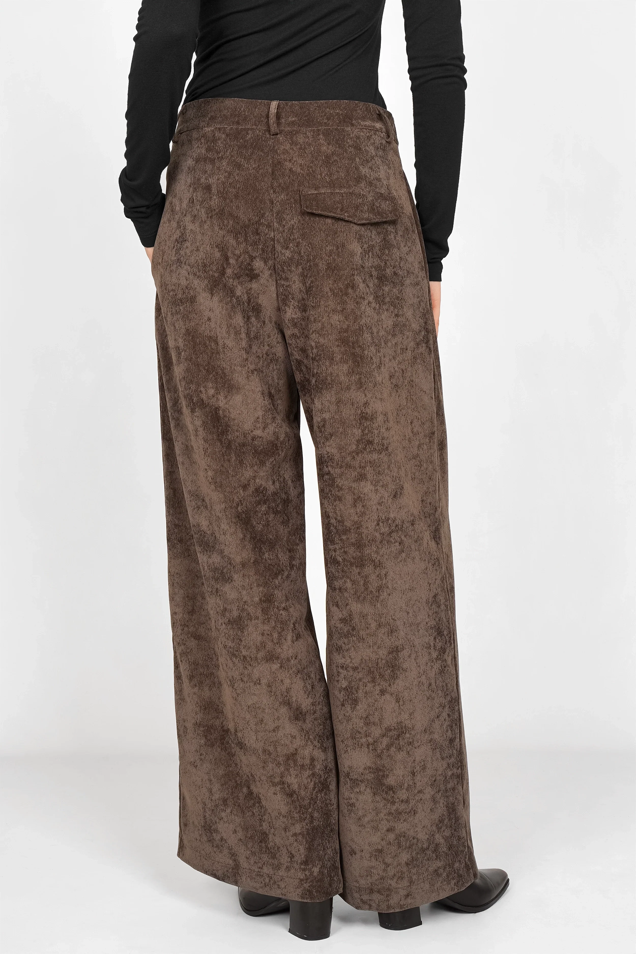 ELEE Wide Leg Cordhose braune Cordhose mit weitem Bein und angedeuteter Gesäßtasche