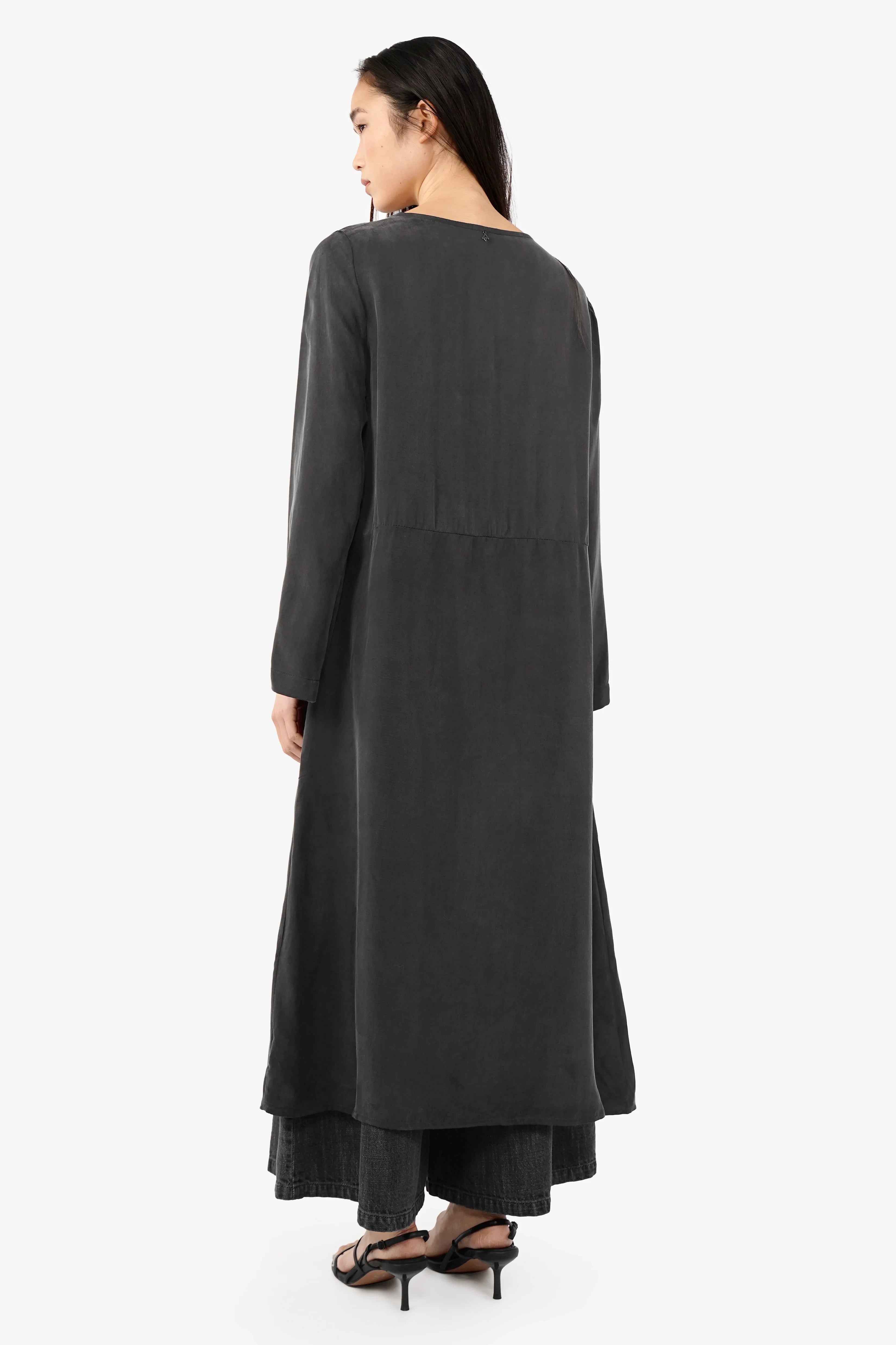 Damen Long-Bluse aus fließendem Baumwoll-Viskose-Mix mit Rundhalsausschnitt und seitlichem Frontschlitz