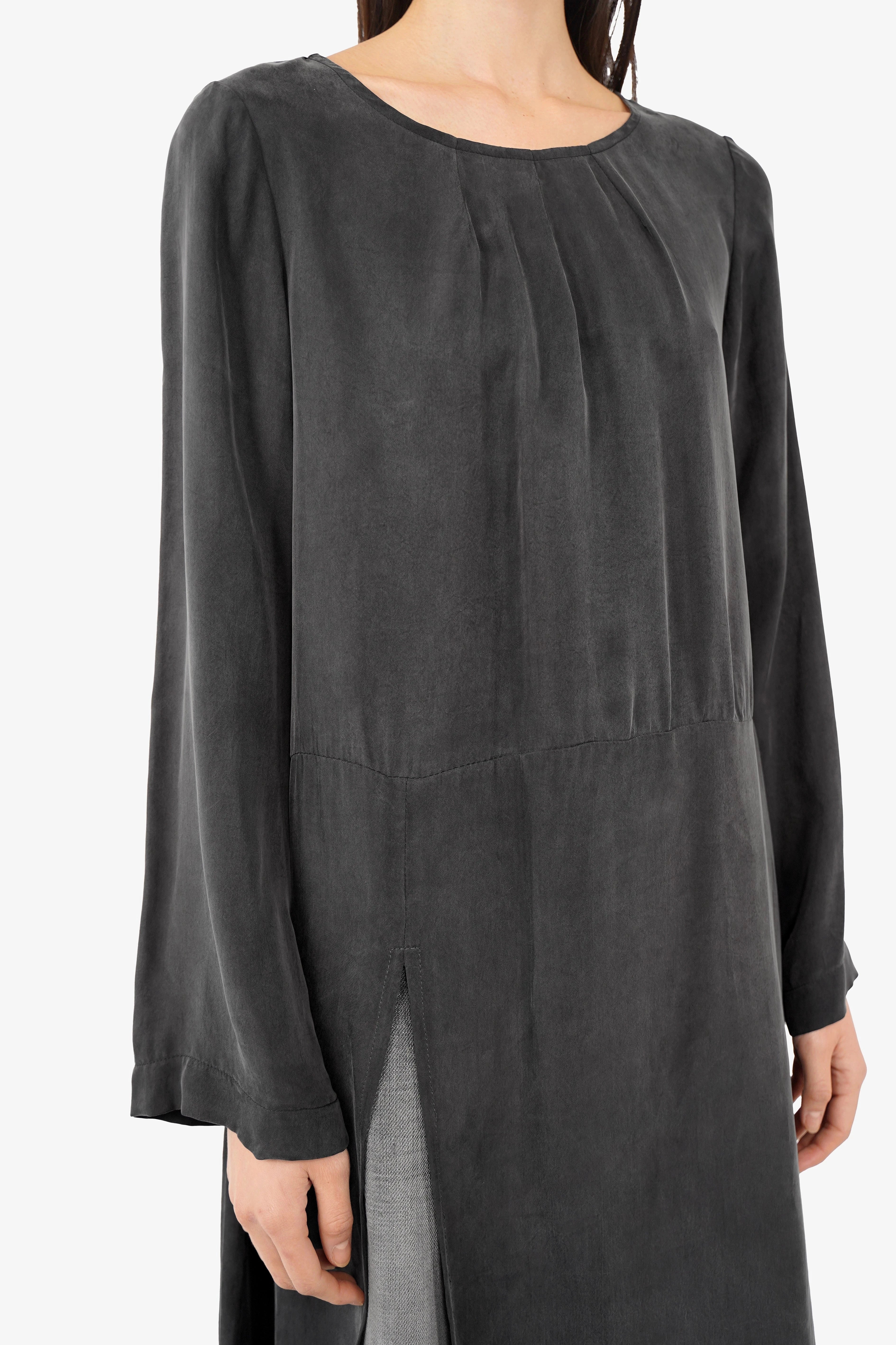 Damen Long-Bluse aus Baumwoll-Viskose-Mix, wadenlang, mit Rundhalsausschnitt und seitlichem Frontschlitz