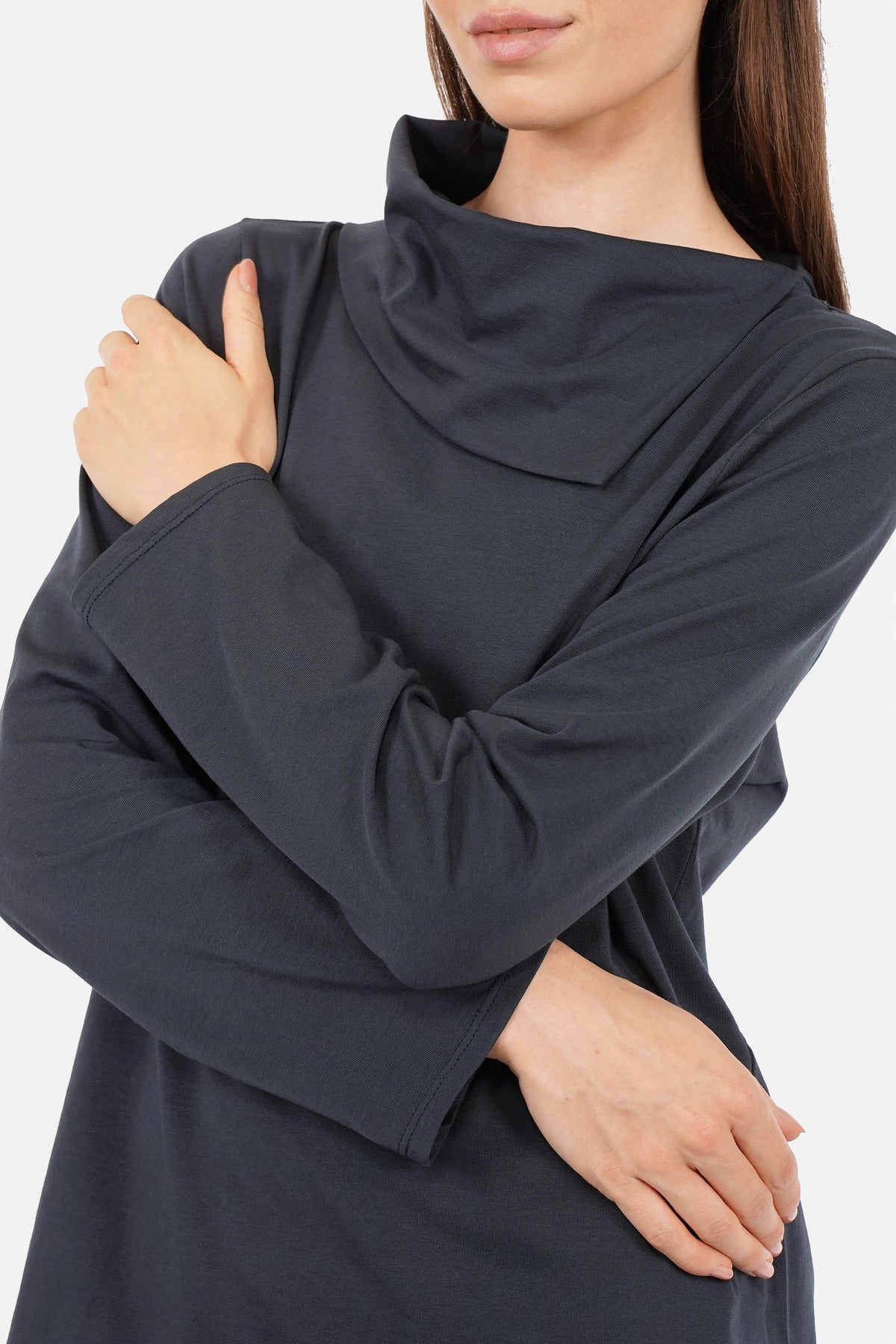 FARAMI Longsleeve mit asymmetrischem Kragen aus weichem Baumwolljersey und langen Ärmeln