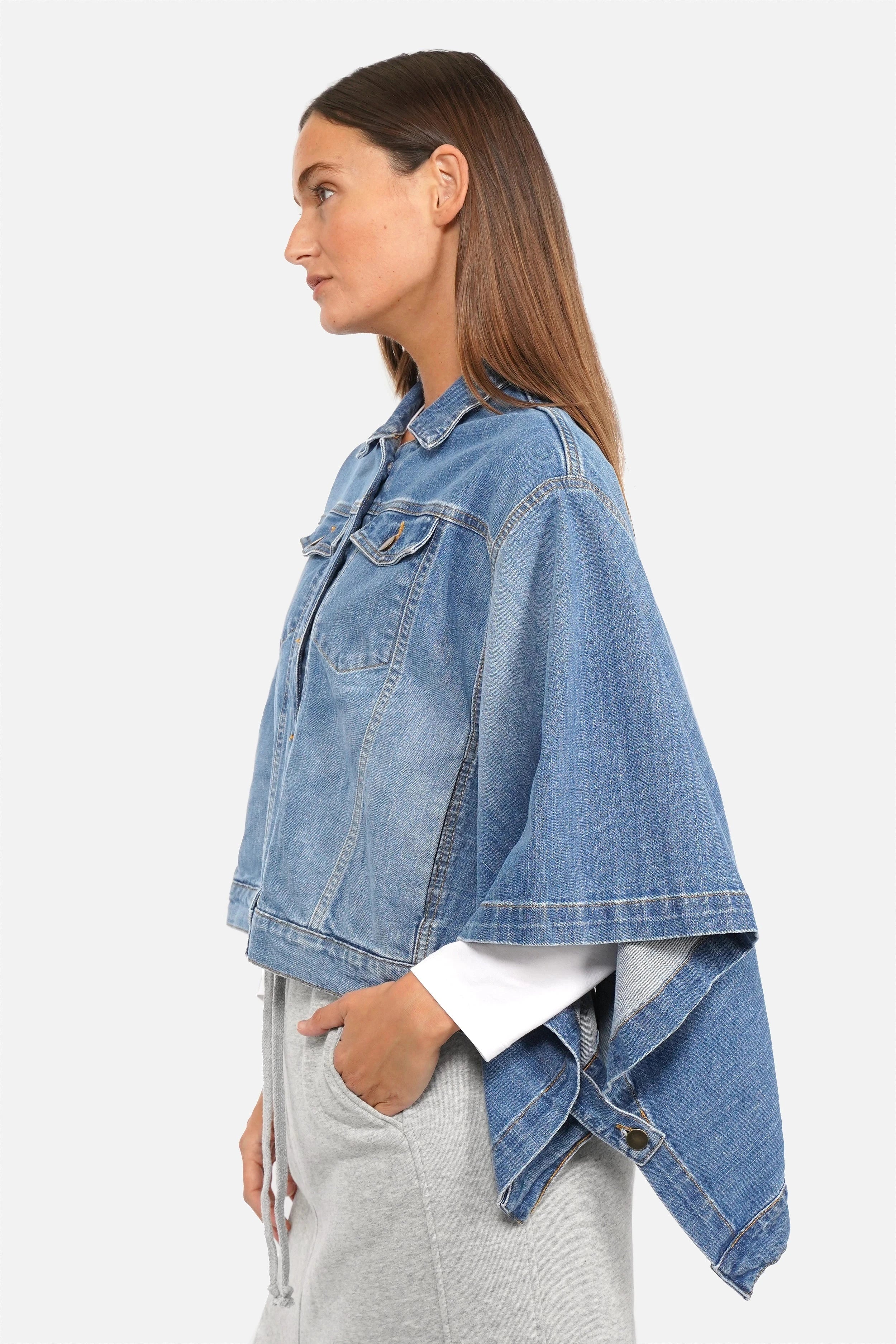FIBI Denim Cape aus weichem, elastischem Denim mit Used-Waschung und klassischem Kragen