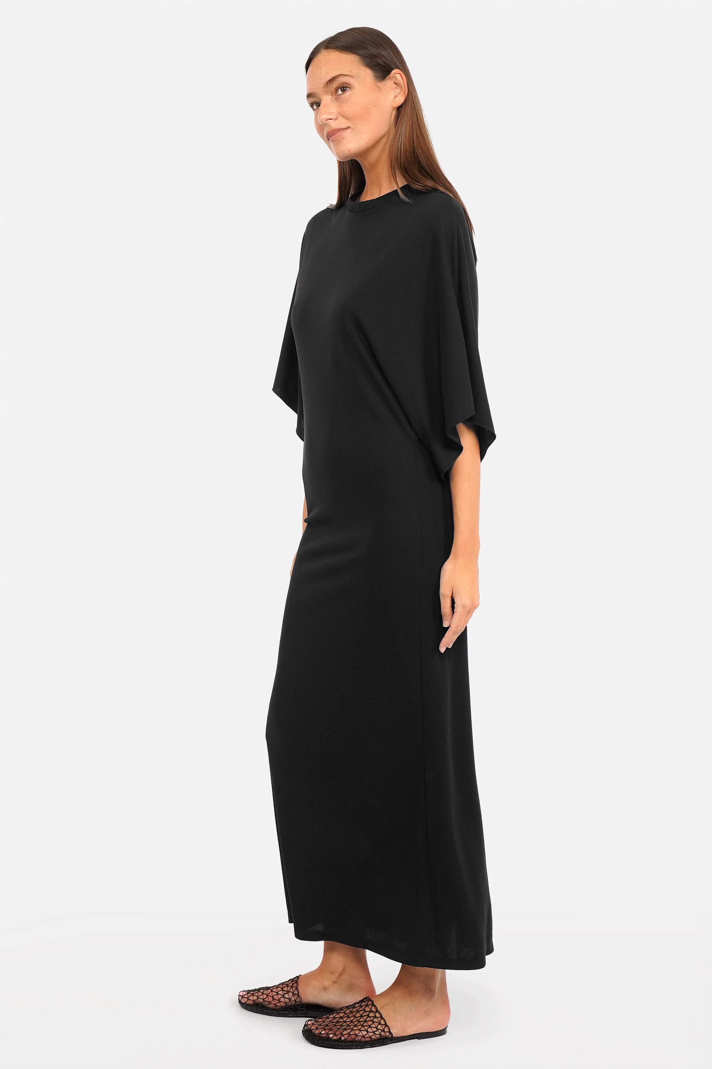 Elegantes Maxikleid FIONIE aus fließendem Polyester Jersey mit Rundhalsausschnitt und weitem Ärmel für festliche Anlässe