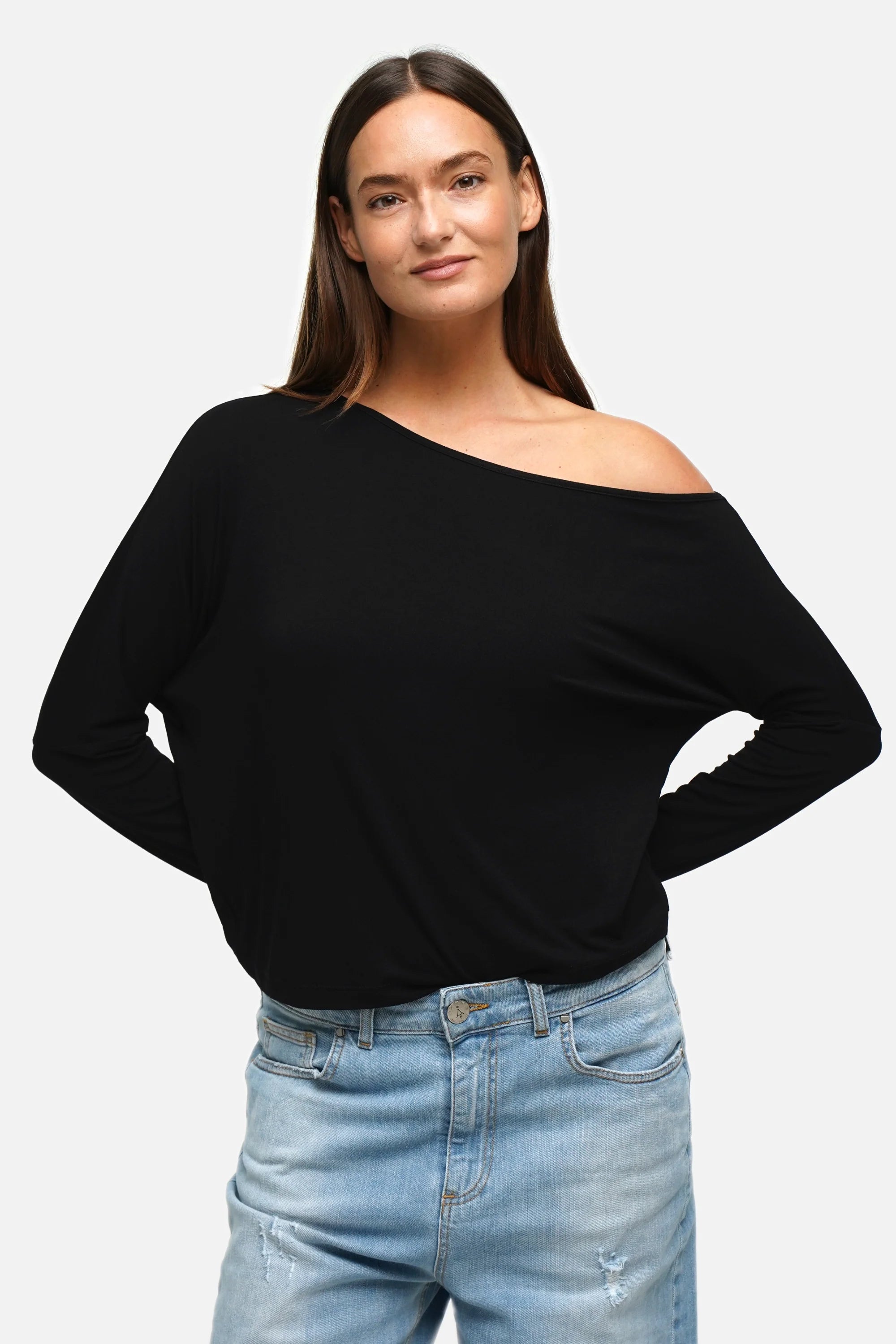 Damen FRYA Asymmetrisches Longsleeve aus leichter Viskose mit überschnittenen Schultern und Fledermausärmeln in Regular Fit