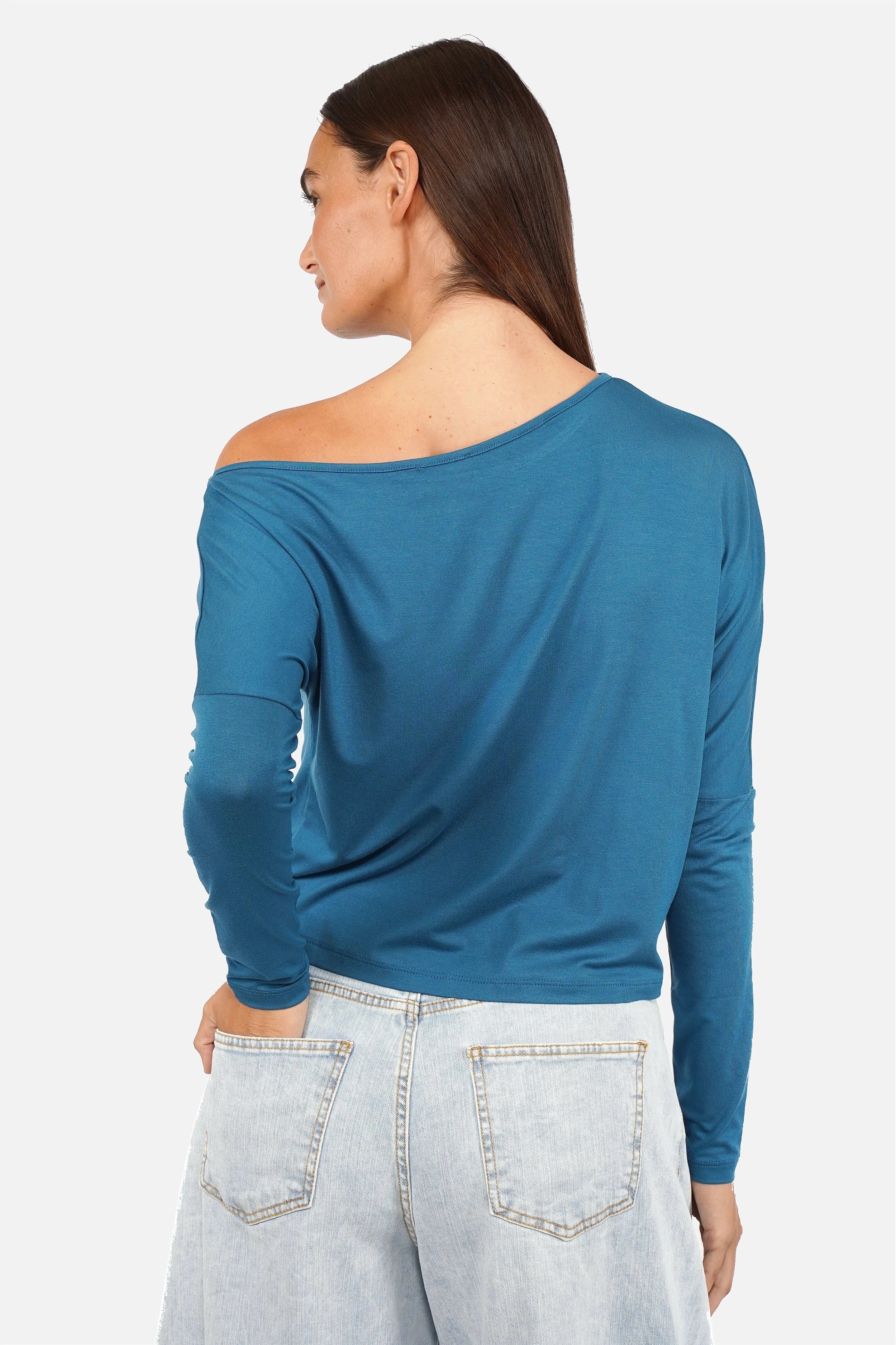 FRYA One Shoulder Longsleeve aus leichter Viskose mit asymmetrischem Ausschnitt und Fledermausärmeln, Regular Fit, Rückenlänge ca. 45 cm, Model trägt Größe S