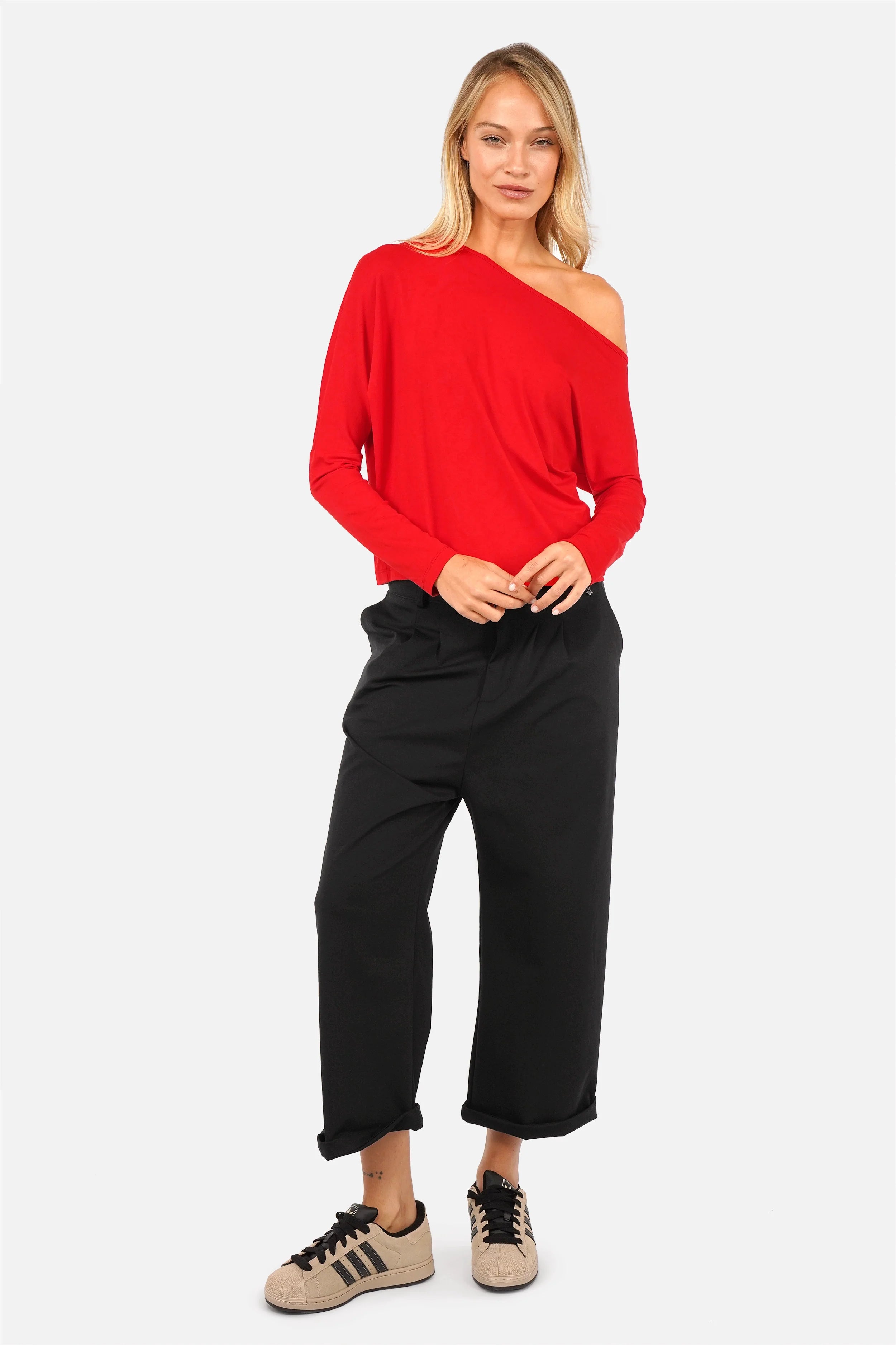FRYA One Shoulder Longsleeve Salsa mit asymmetrischem Ausschnitt und Fledermausärmeln aus leichter Viskose