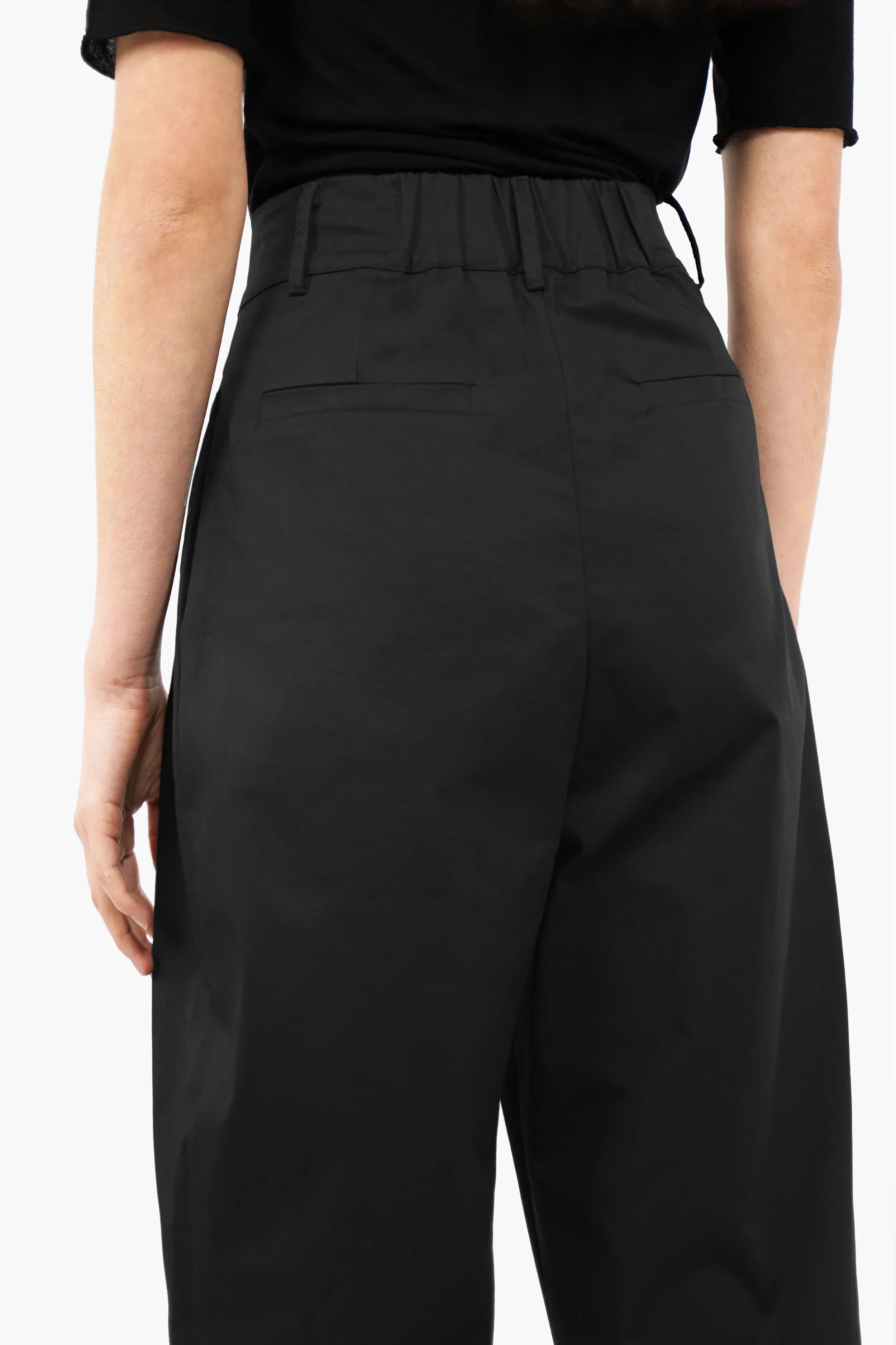 Bequeme GINIA Barrel-Chino-Hose aus leichtem Baumwollstoff mit klarer Silhouette und elastischem Bund