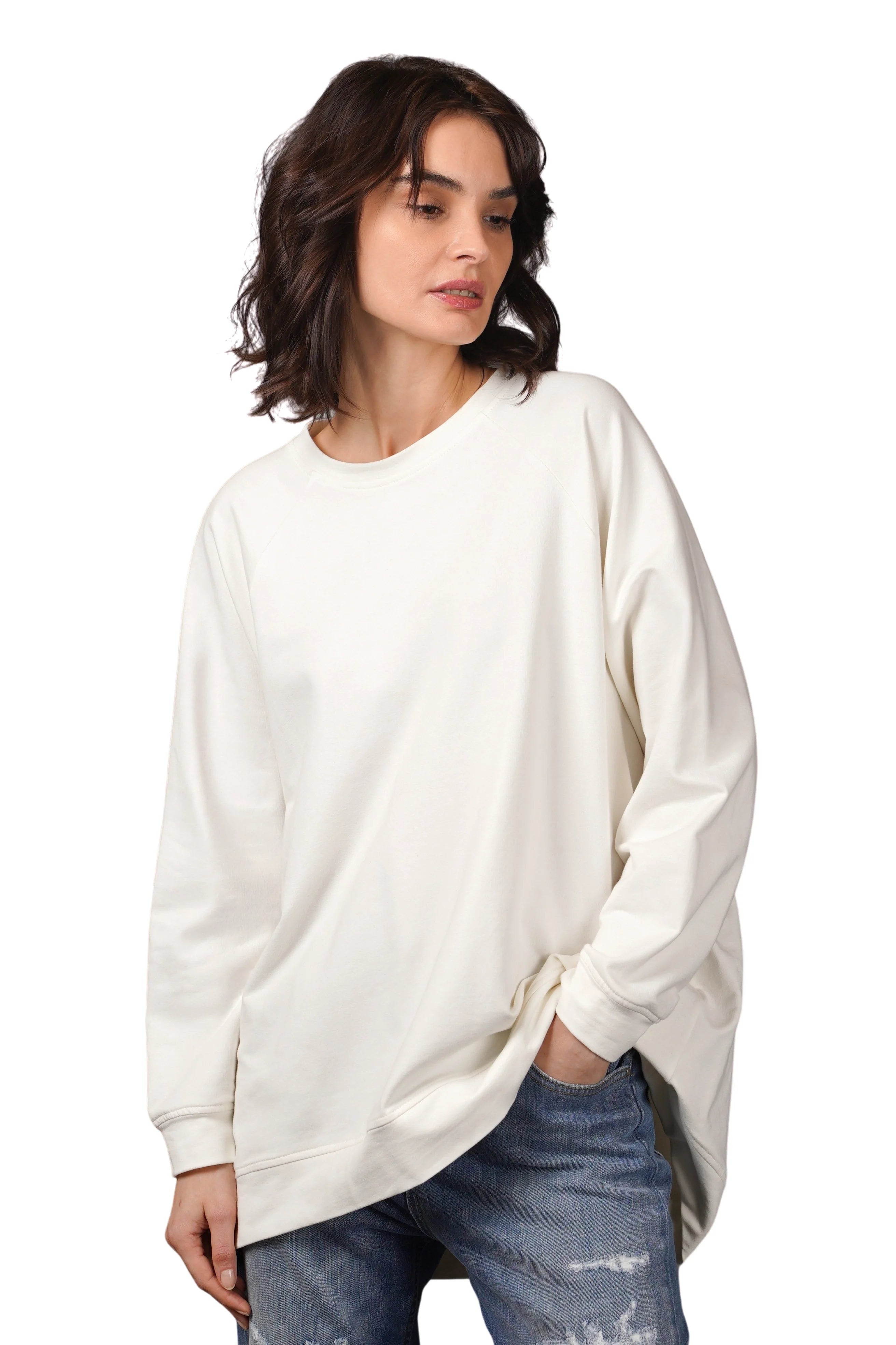 GRACEY.K Sweater in Oversize-Passform mit Rundhalsausschnitt, getragen von Model.