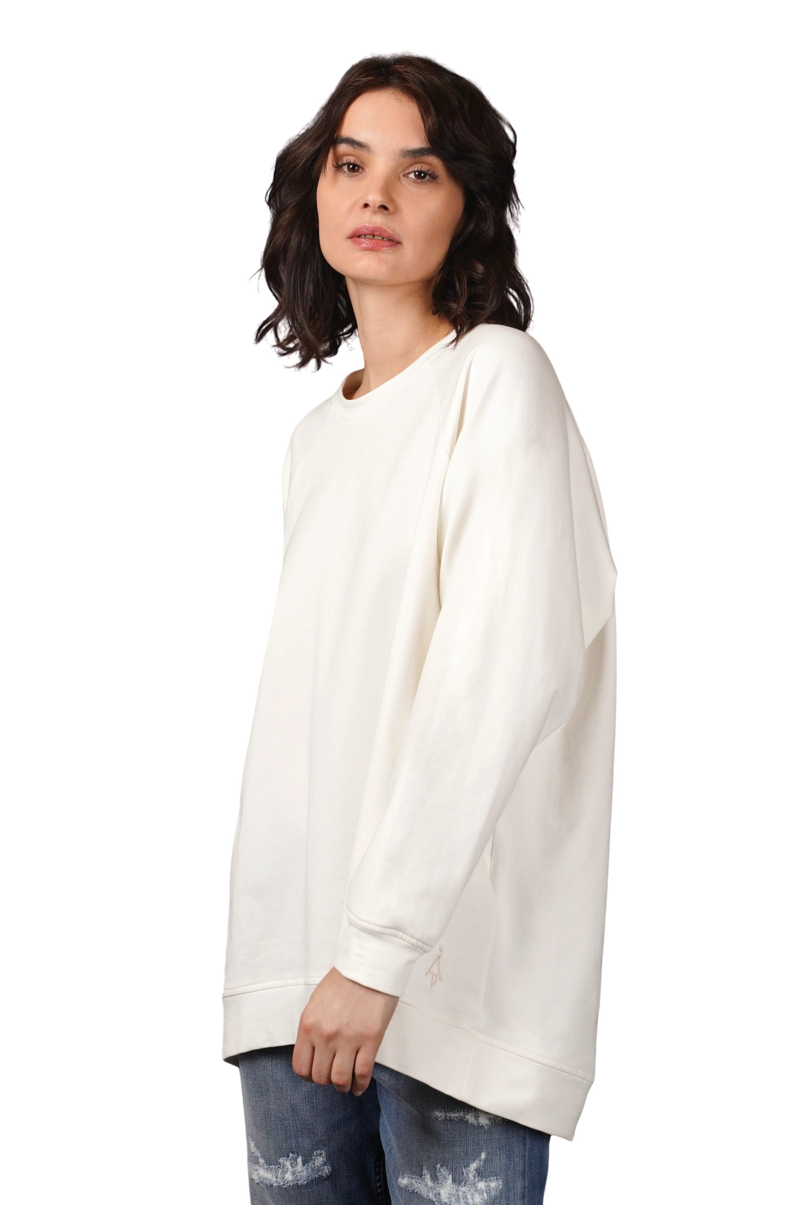 GRACEY.K Sweater, lässiger weißer Longsweater, Oversize-Silhouette, Rundhalsausschnitt.