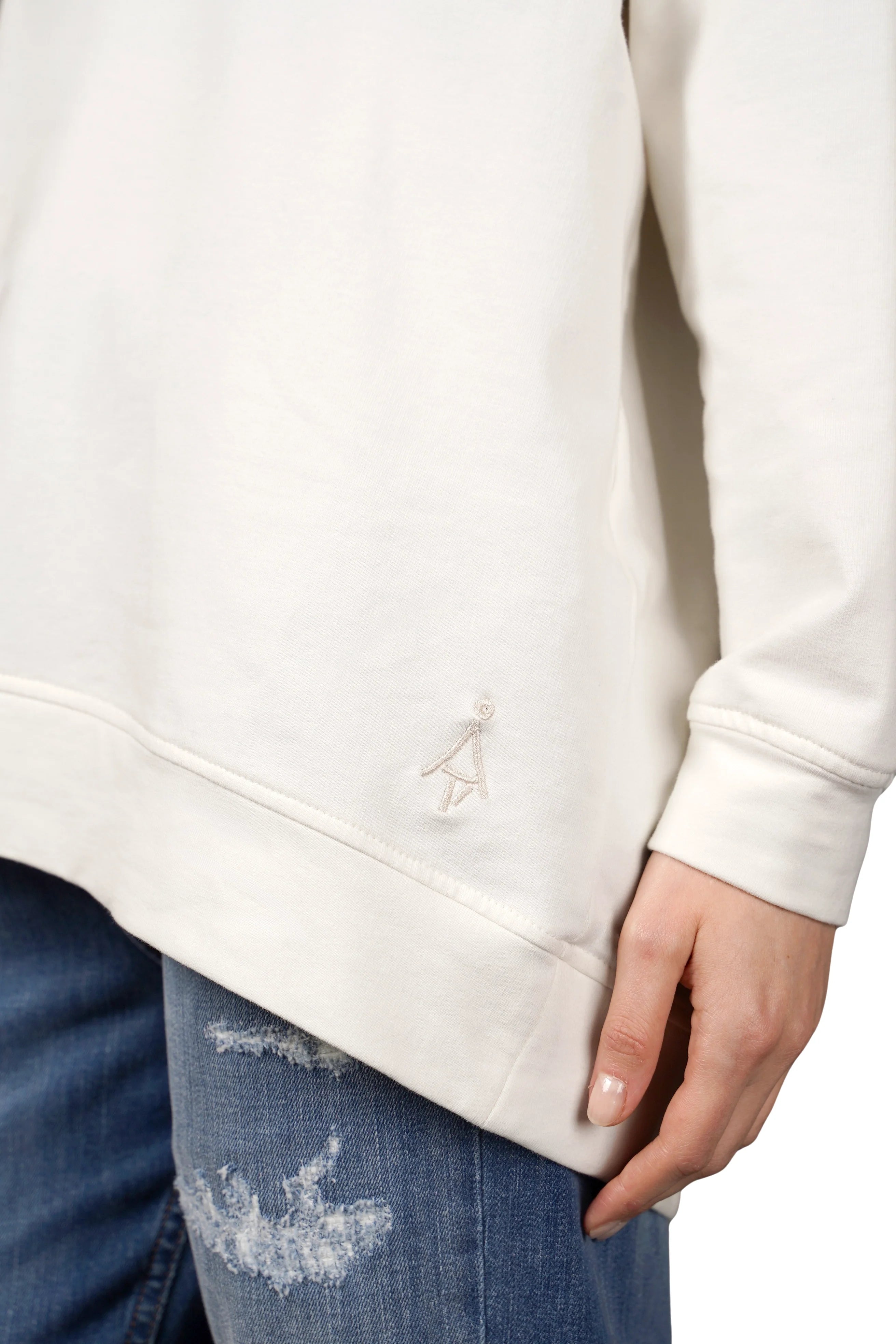 GRACEY.K Sweater in Oversize-Passform mit Rundhalsausschnitt und Logo-Stickerei.