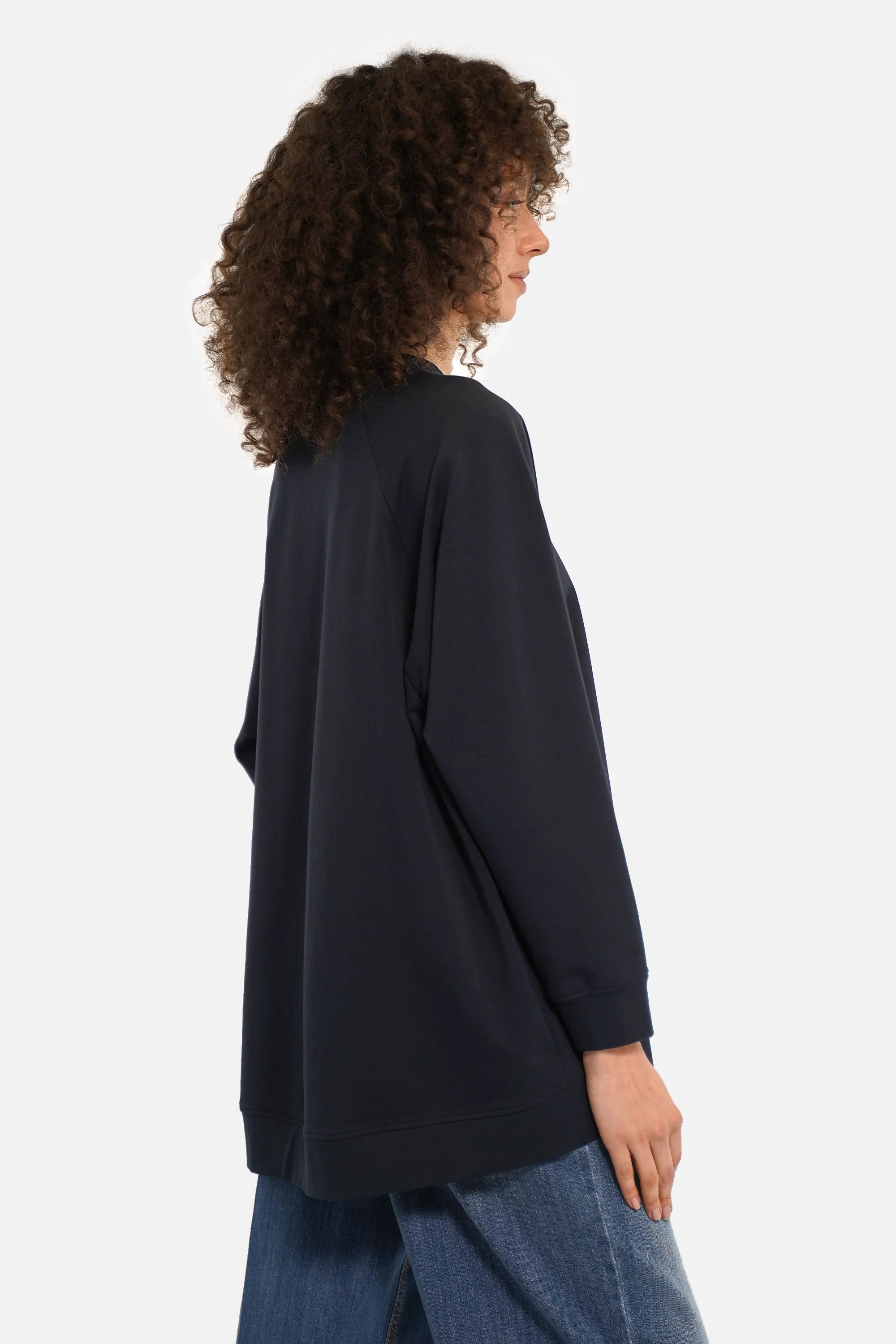 Lässiger GRACEY.K Sweater mit A-Linie, Raglanärmeln und tonaler Logo-Stickerei in Oversize-Passform