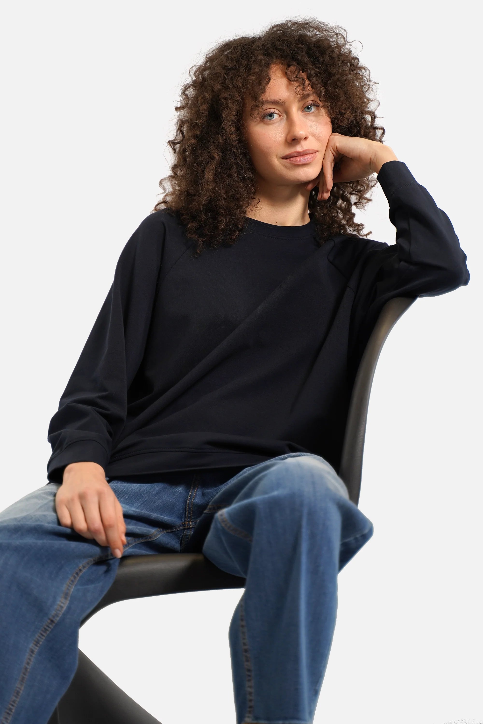 Lässiger GRACEY.K Sweater mit A-Linie, Raglanärmeln und tonaler Logo-Stickerei, Oversize Passform