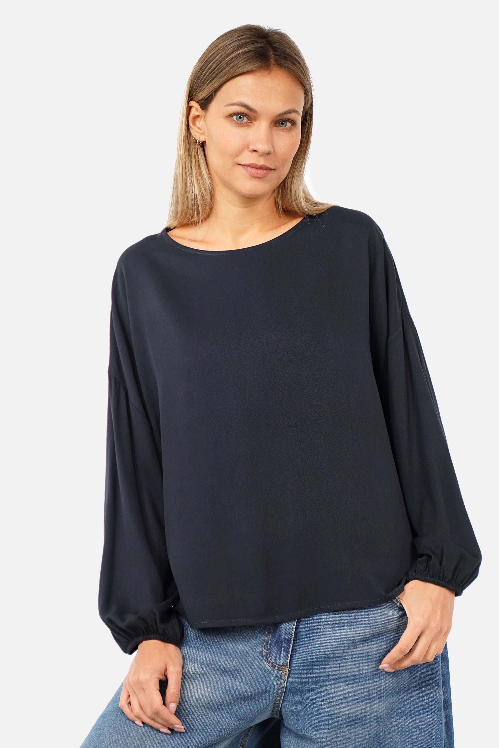 Lockere GRETA.K Bluse aus Twill Viskose mit Rundhalsausschnitt und langen Ärmeln