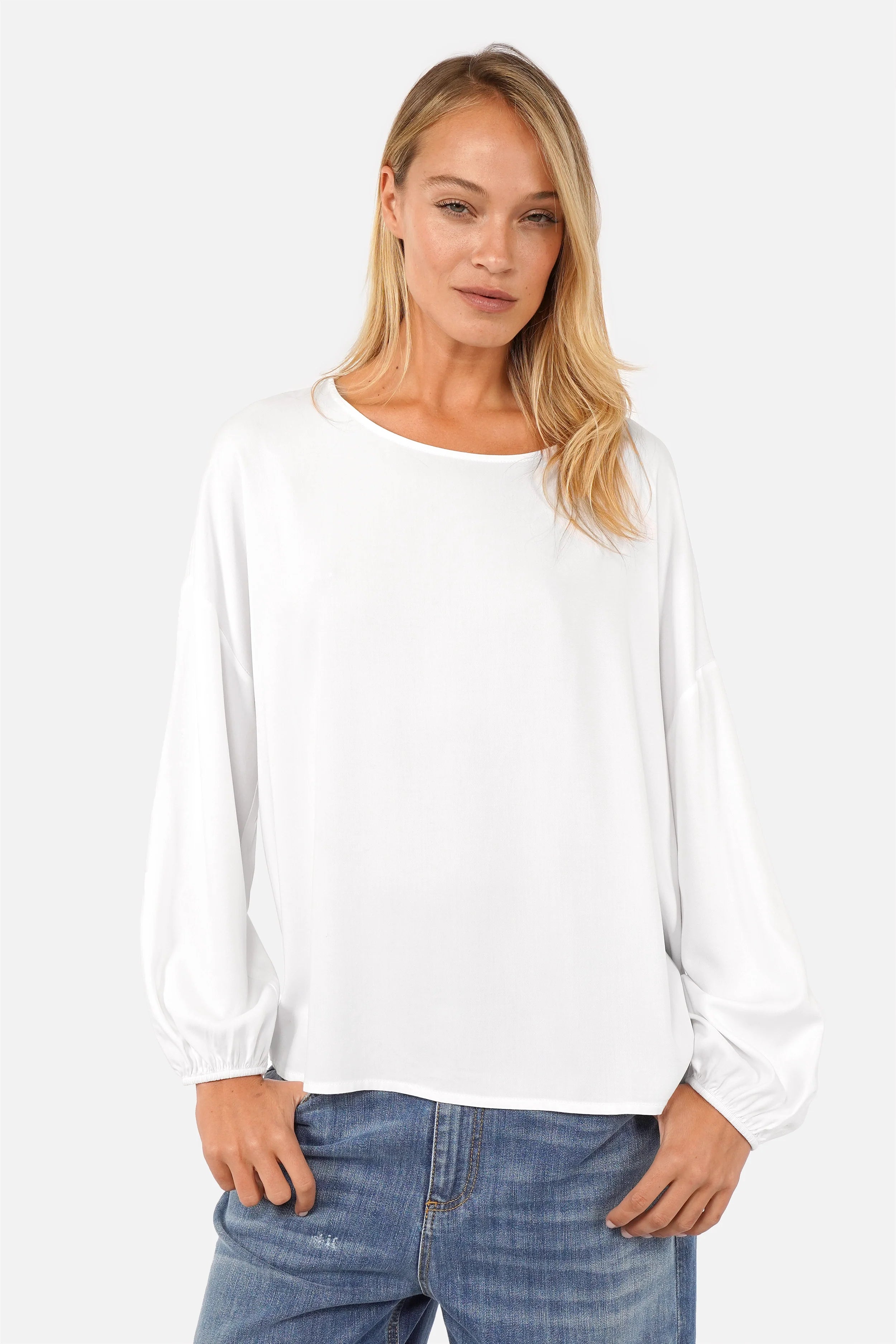 GRETA.K Schlupfbluse aus feiner Twill-Viskose mit Rundhalsausschnitt und lockerem Relaxed Fit