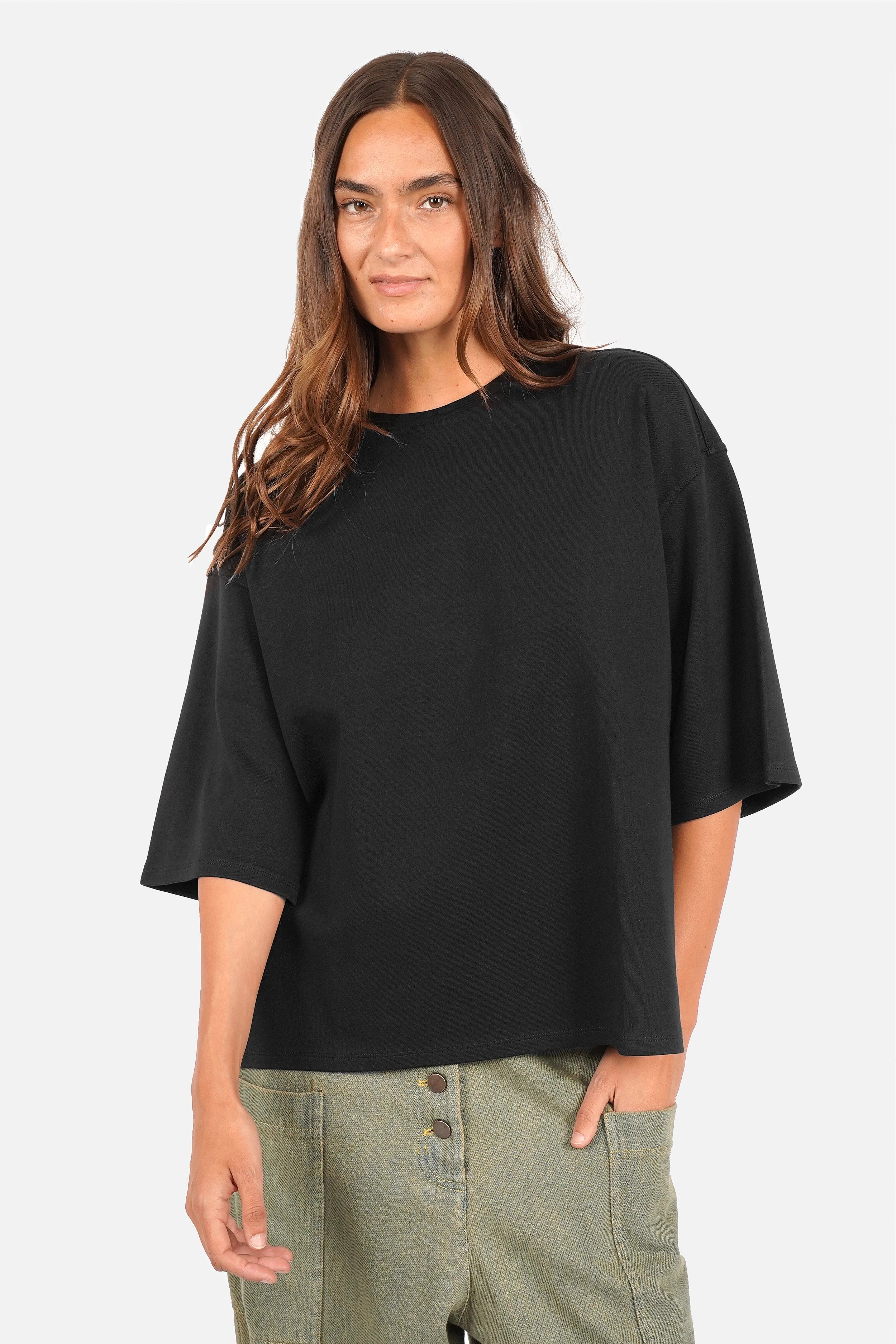 Oversized GWENA T-Shirt aus reiner Baumwolle mit Rundhalsausschnitt und seitlichen Schlitzen in Heavy-Cotton-Qualität