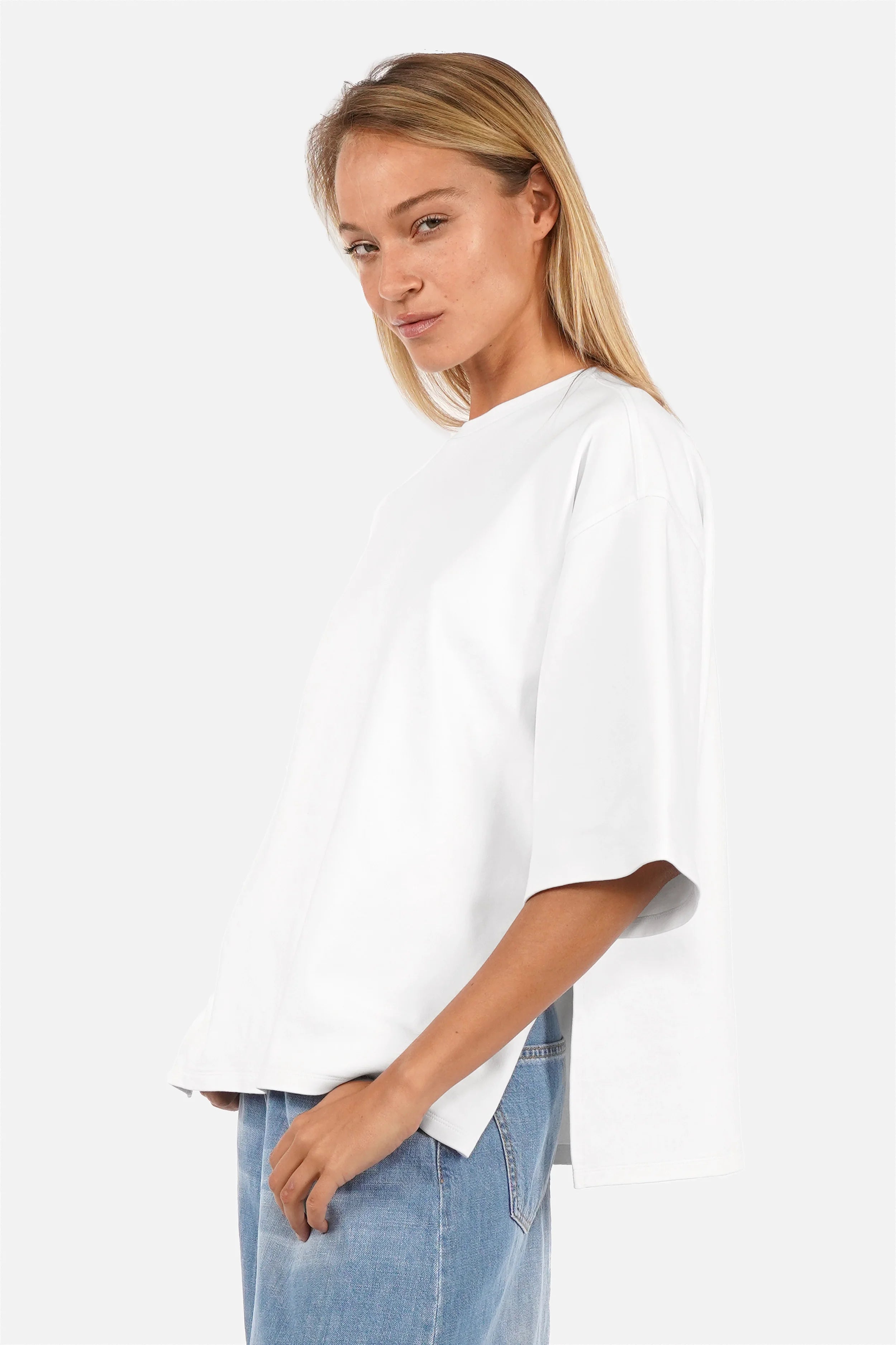 Schwarzes GWENA T-Shirt aus schwerer Baumwolle mit Rundhalsausschnitt und oversized Passform