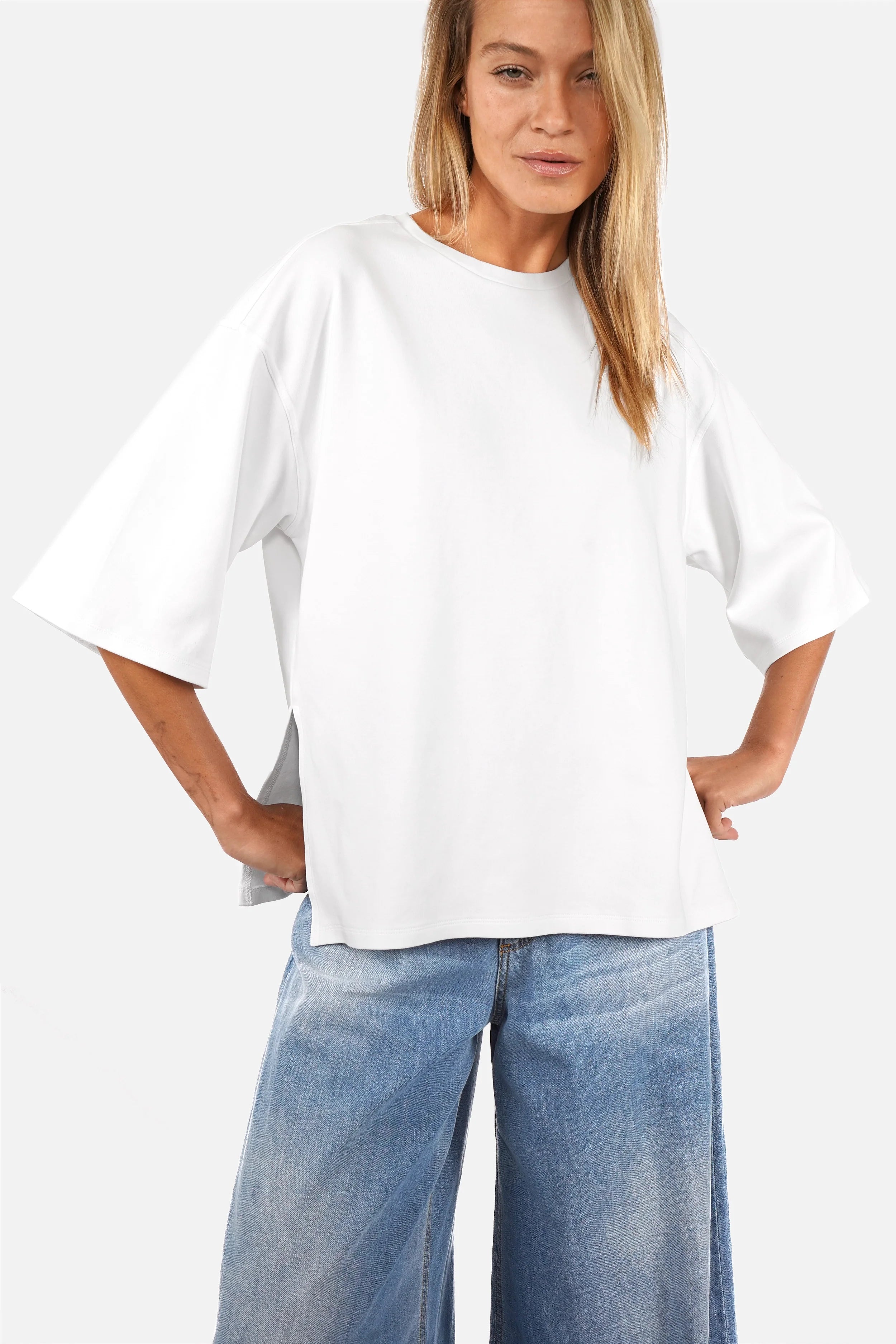 GWENA T-Shirt aus schwerer Baumwolle mit Rundhalsausschnitt und oversized Passform