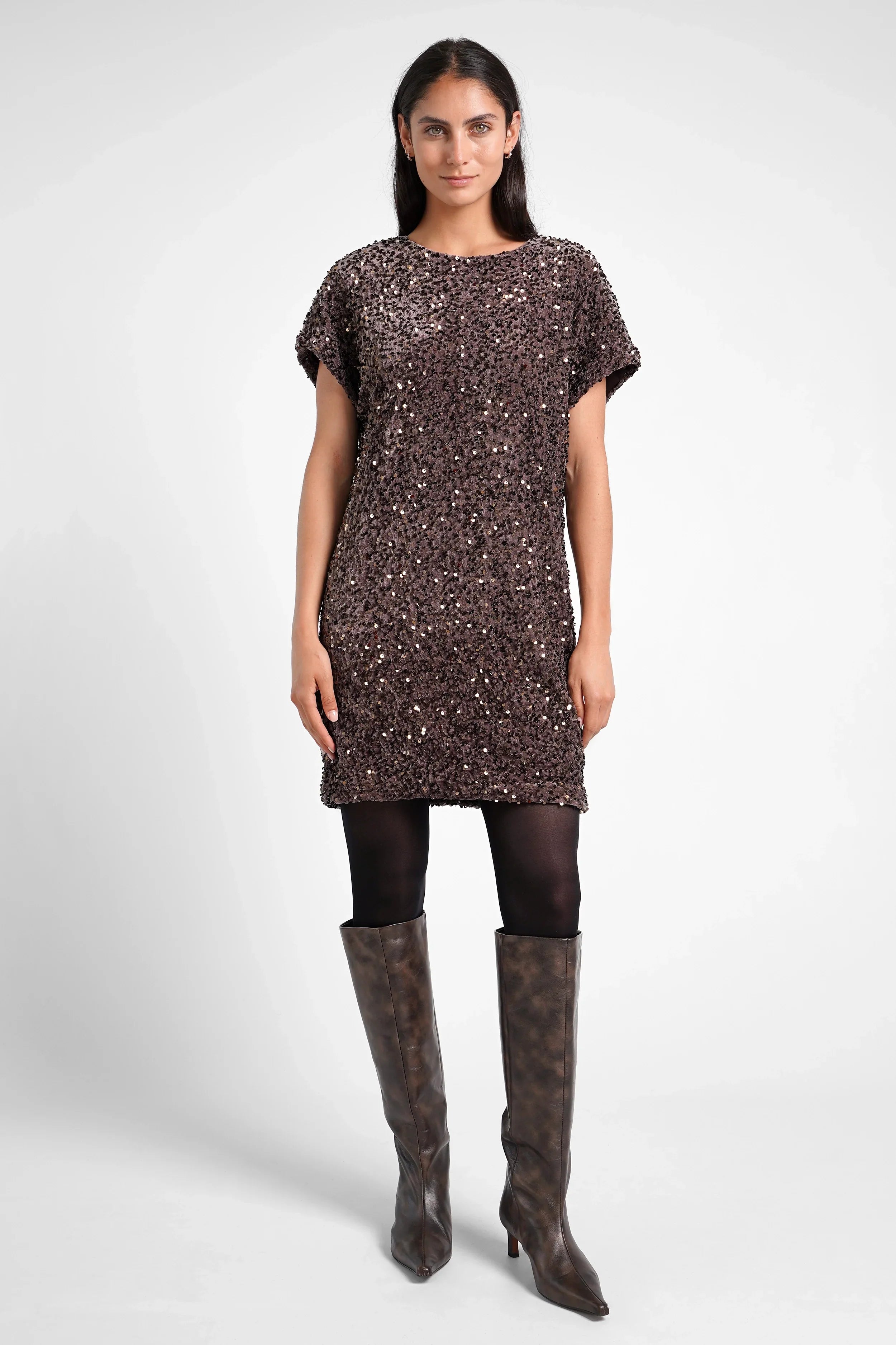 Festliches HALIA Pailletten Kleid aus Samt mit gerader Silhouette und überschnittenen Schultern in Mini-Länge