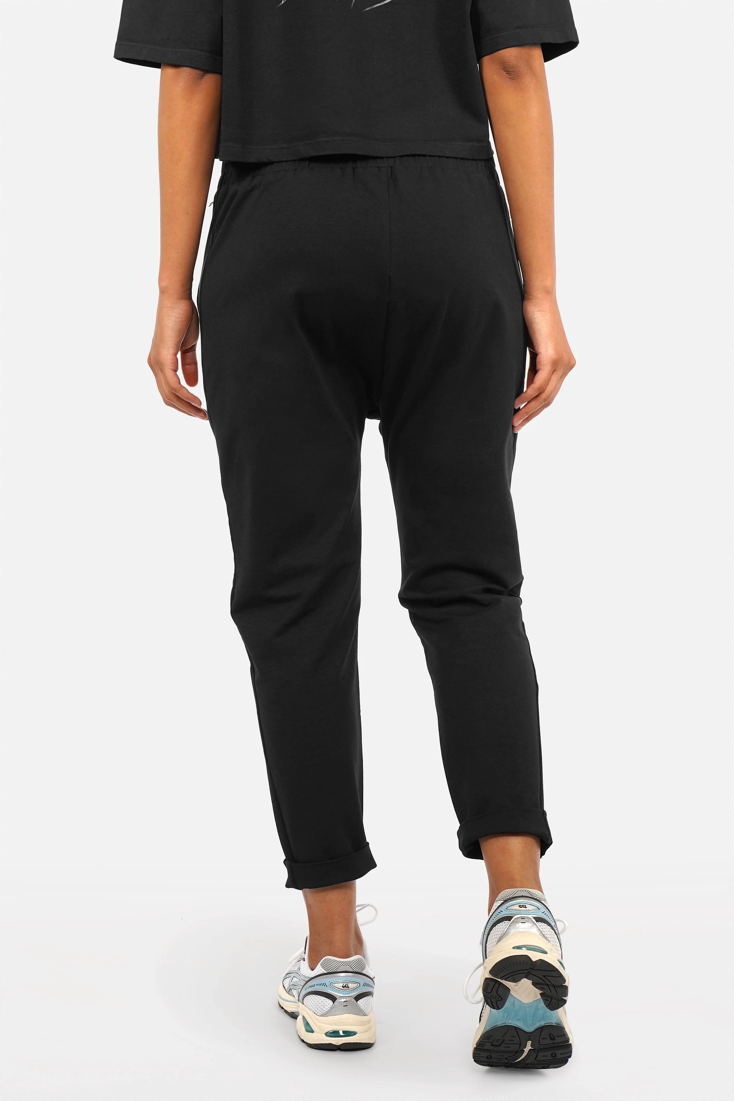 HANNA.K Tapered Sweathose locker geschnitten mit elastischem Bund und schmal zulaufendem Bein