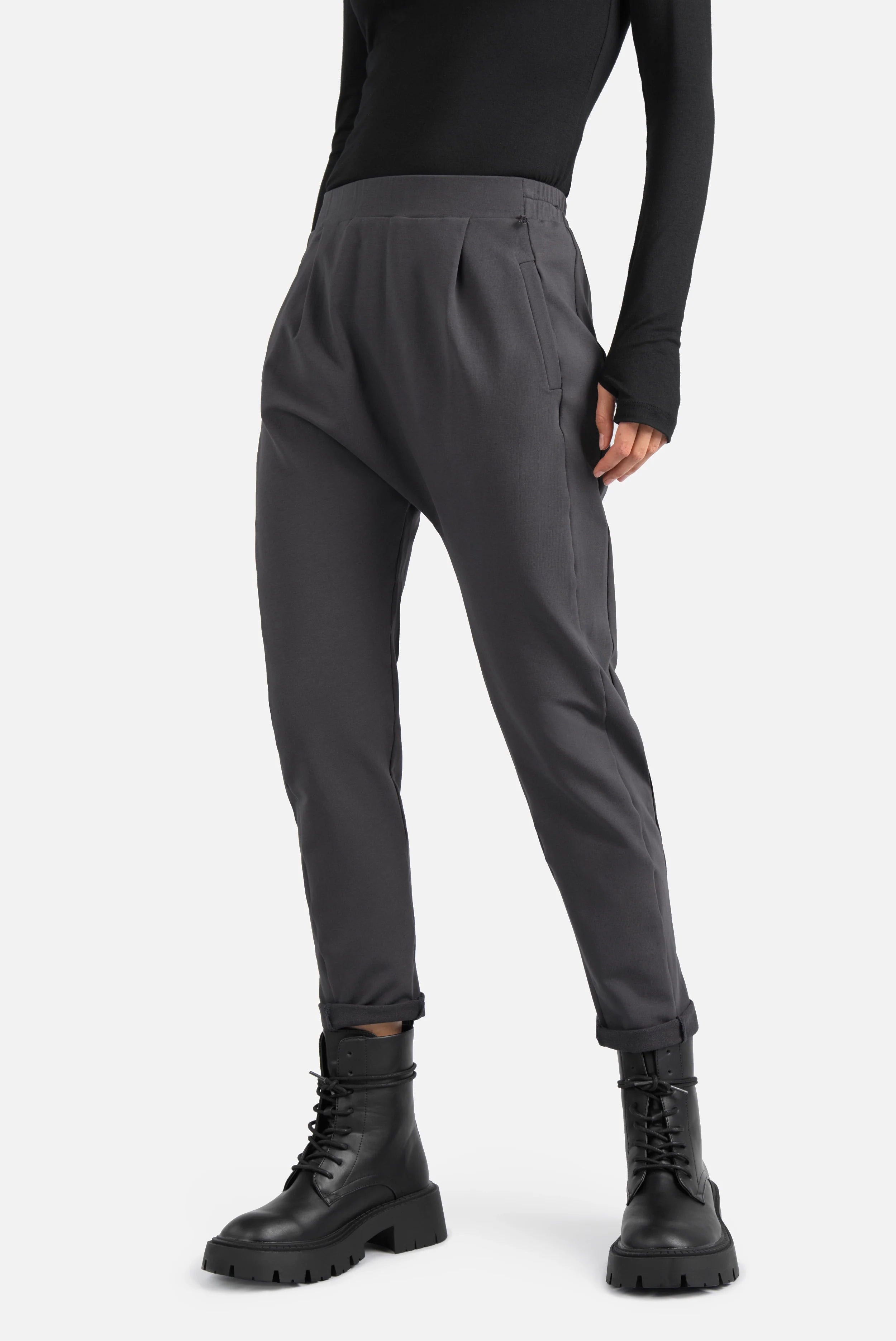 HANNA.K Tapered Sweathose mit mittelhohem Bund und elastischem Baumwollstretch in Regular Fit