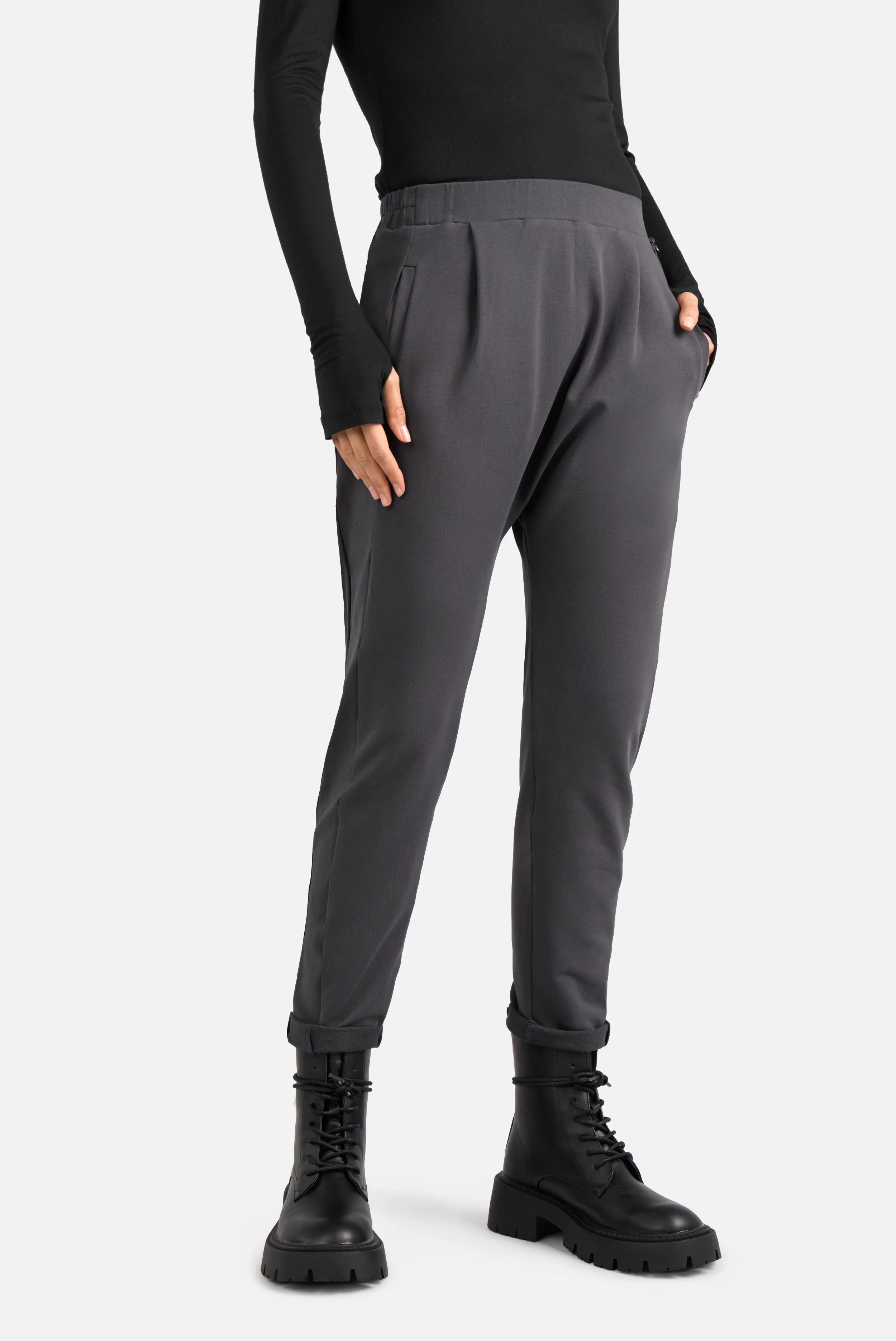 HANNA.K Tapered Sweathose aus elastischem Baumwollstretch mit mittelhohem Bund und Seitentaschen in Regular Fit