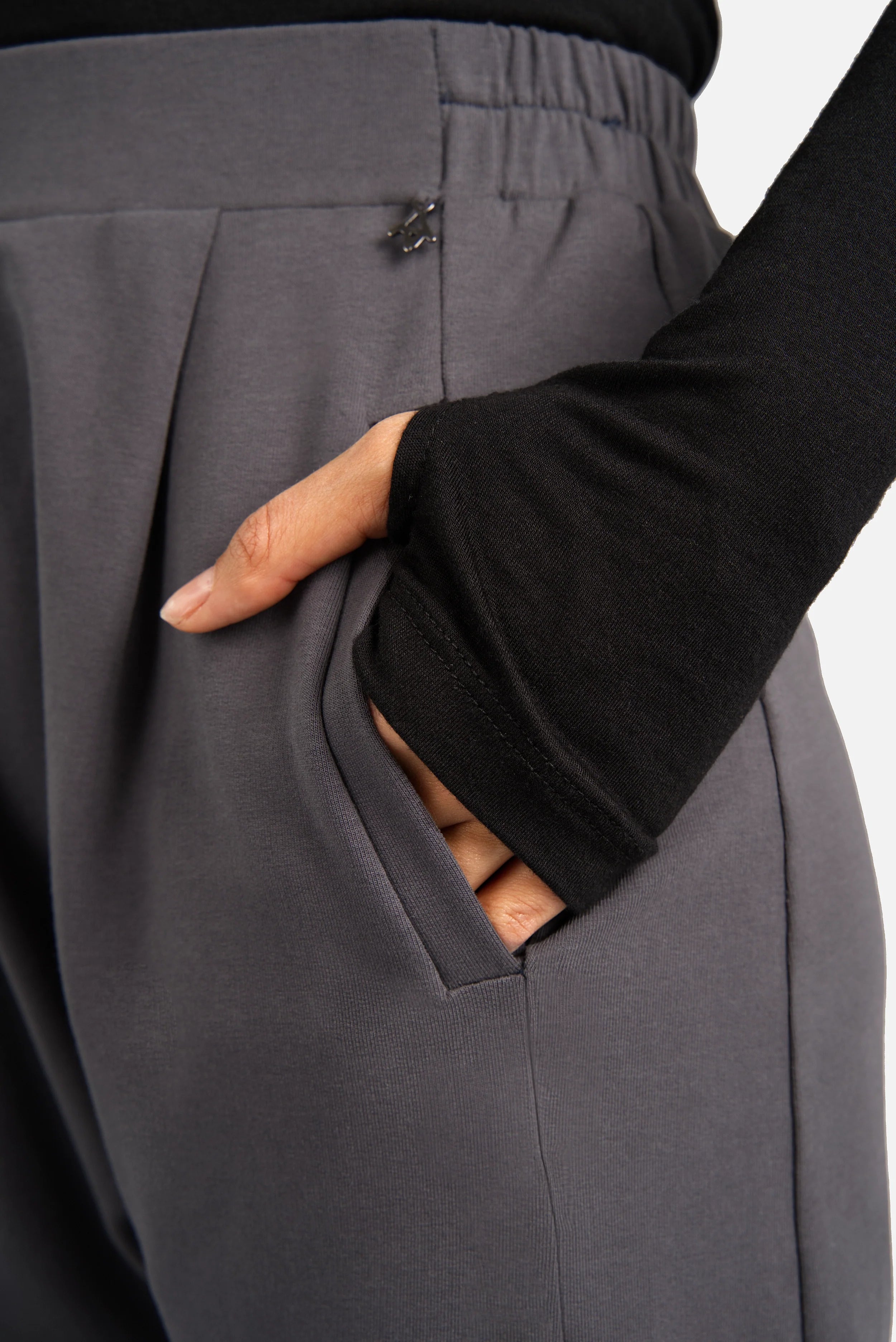 HANNA.K Tapered Sweathose mit mittelhohem Bund und elastischem Baumwollstretch in Regular Fit