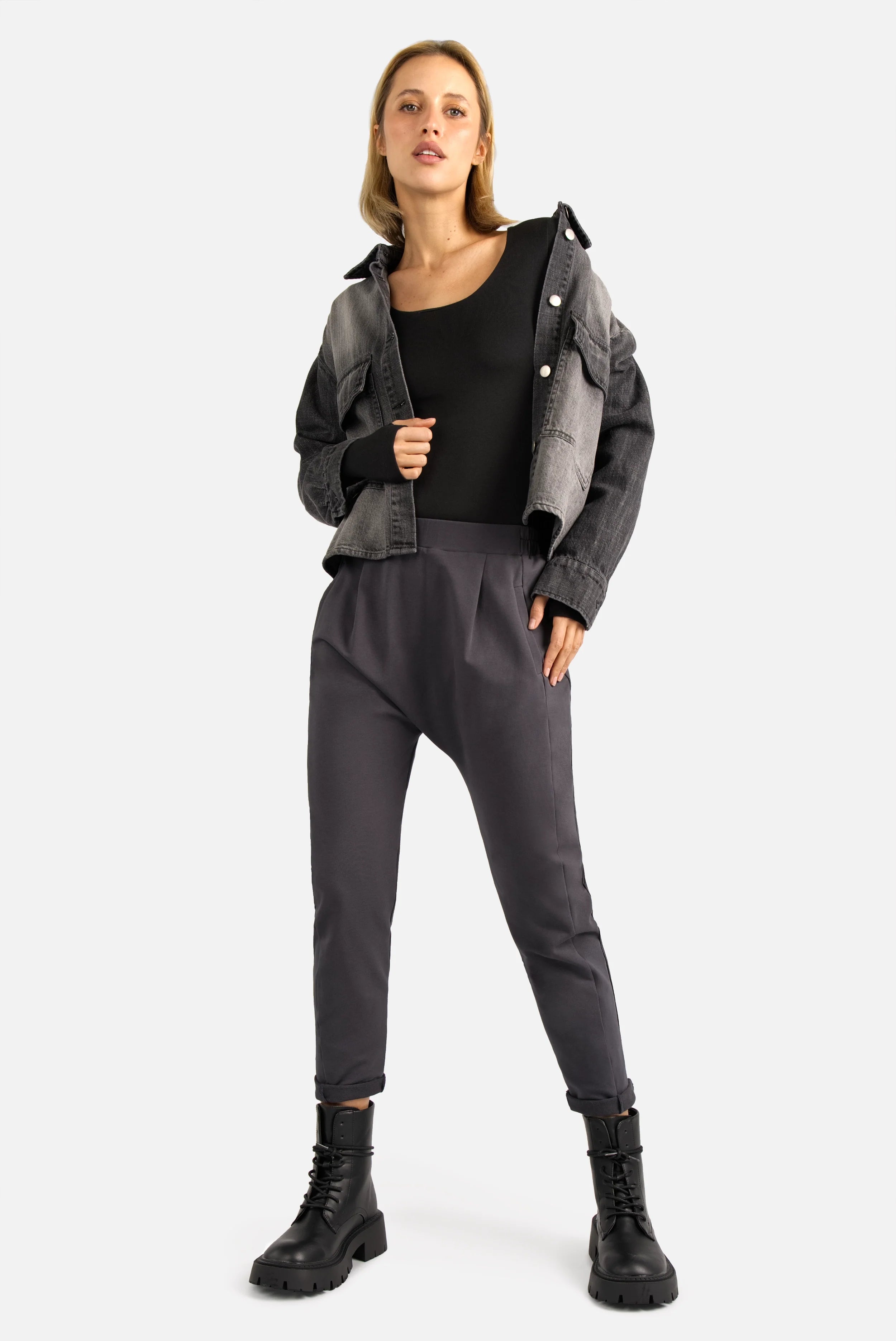 HANNA.K Tapered Sweathose in Regular Fit aus elastischem Baumwollstretch mit Bundfalten und Seitentaschen