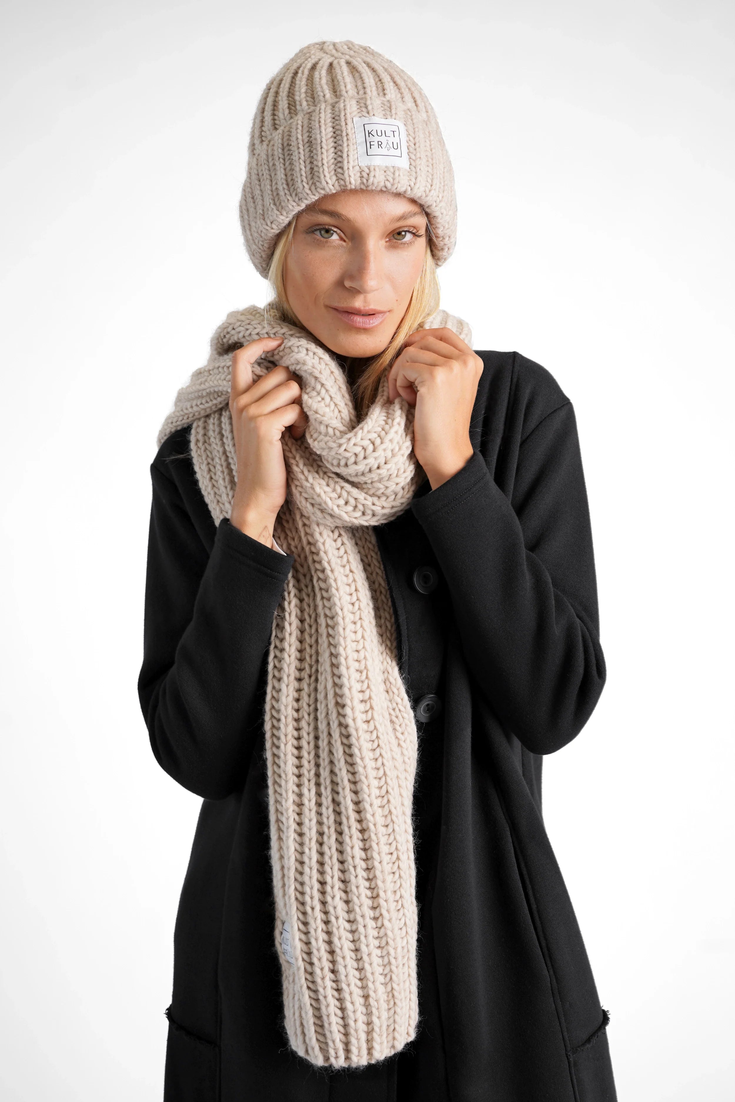 SCARFY Strickschal grober Rippstrick weicher Wollmix beige lang und vielseitig tragbar