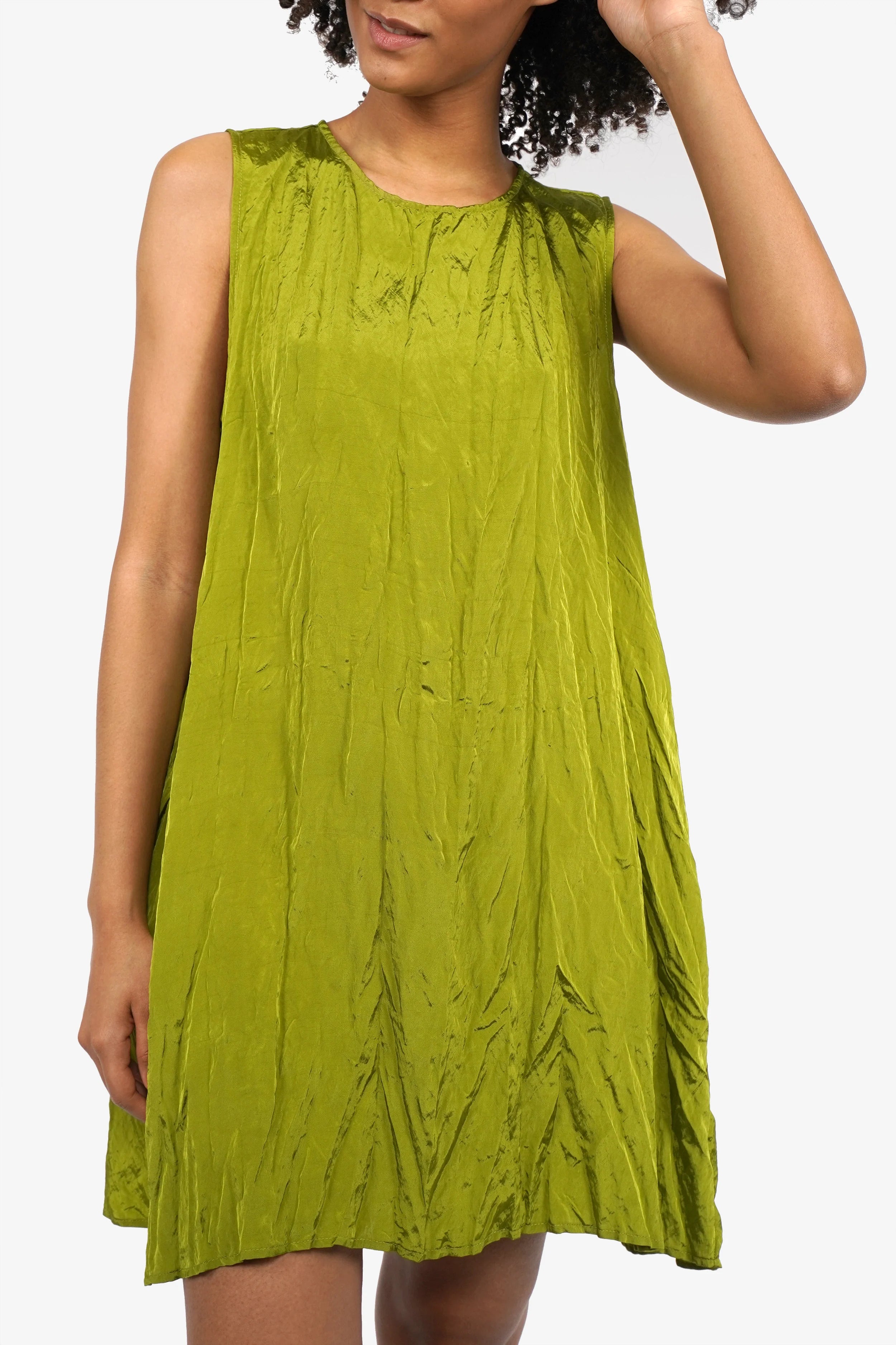 HAVIE Crinkle Kleid mit Rundhalsausschnitt und seitlichen Eingriffstaschen in leichter A-Linie
