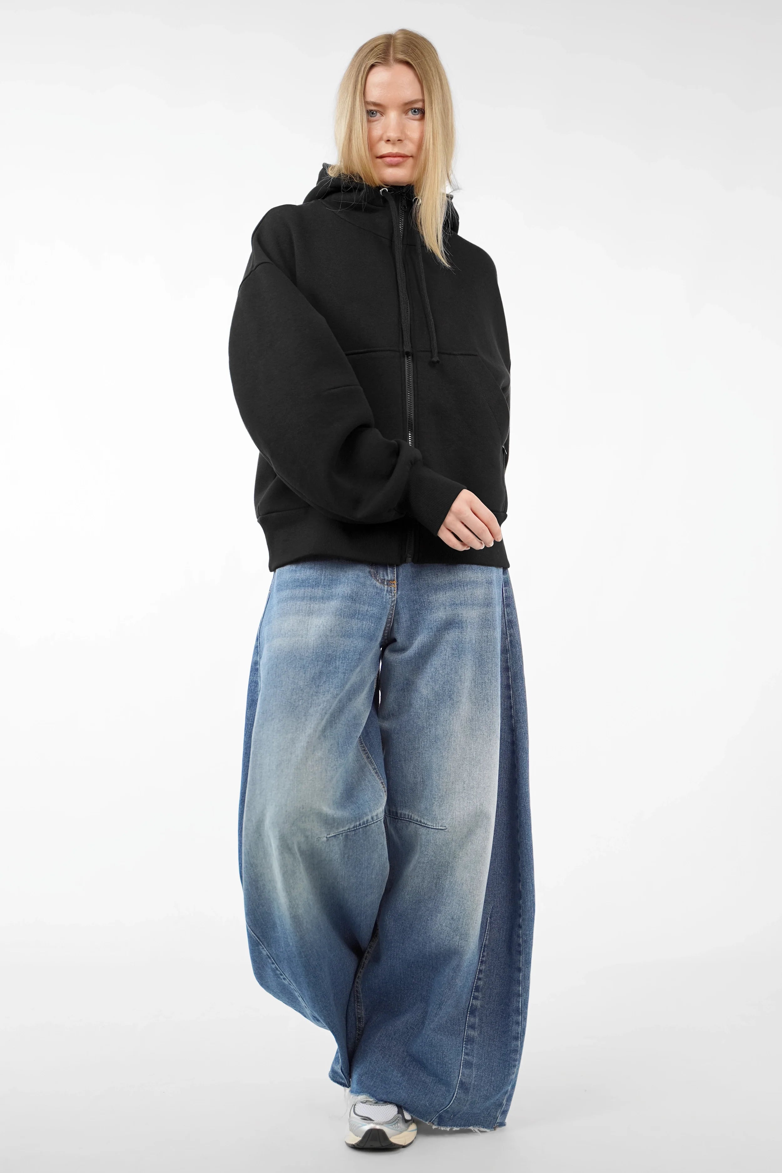 HEDIE Zip-Hoodie mit Kapuze, Reißverschluss und voluminösen Sakeia-Ärmeln in relaxed Fit