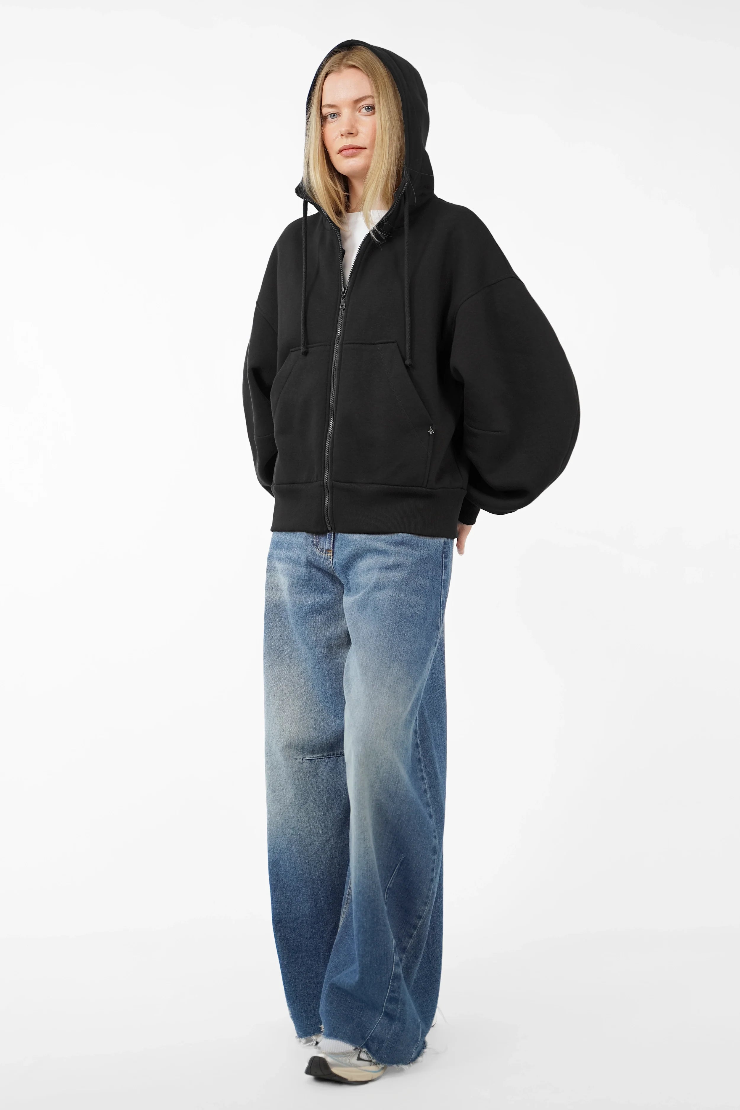 HEDIE Zip-Hoodie mit Kapuze, Reißverschluss und voluminösen Sakeia-Ärmeln in relaxed Fit