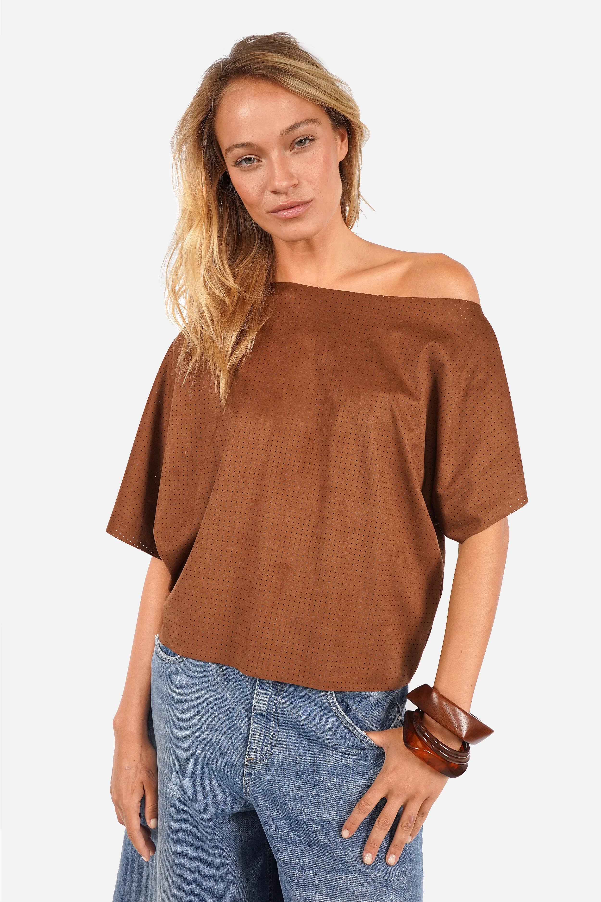 Damen IPSY One Shoulder Oberteil aus perforiertem Wildlederstoff mit asymmetrischem Ausschnitt und angeschnittenem Ärmel