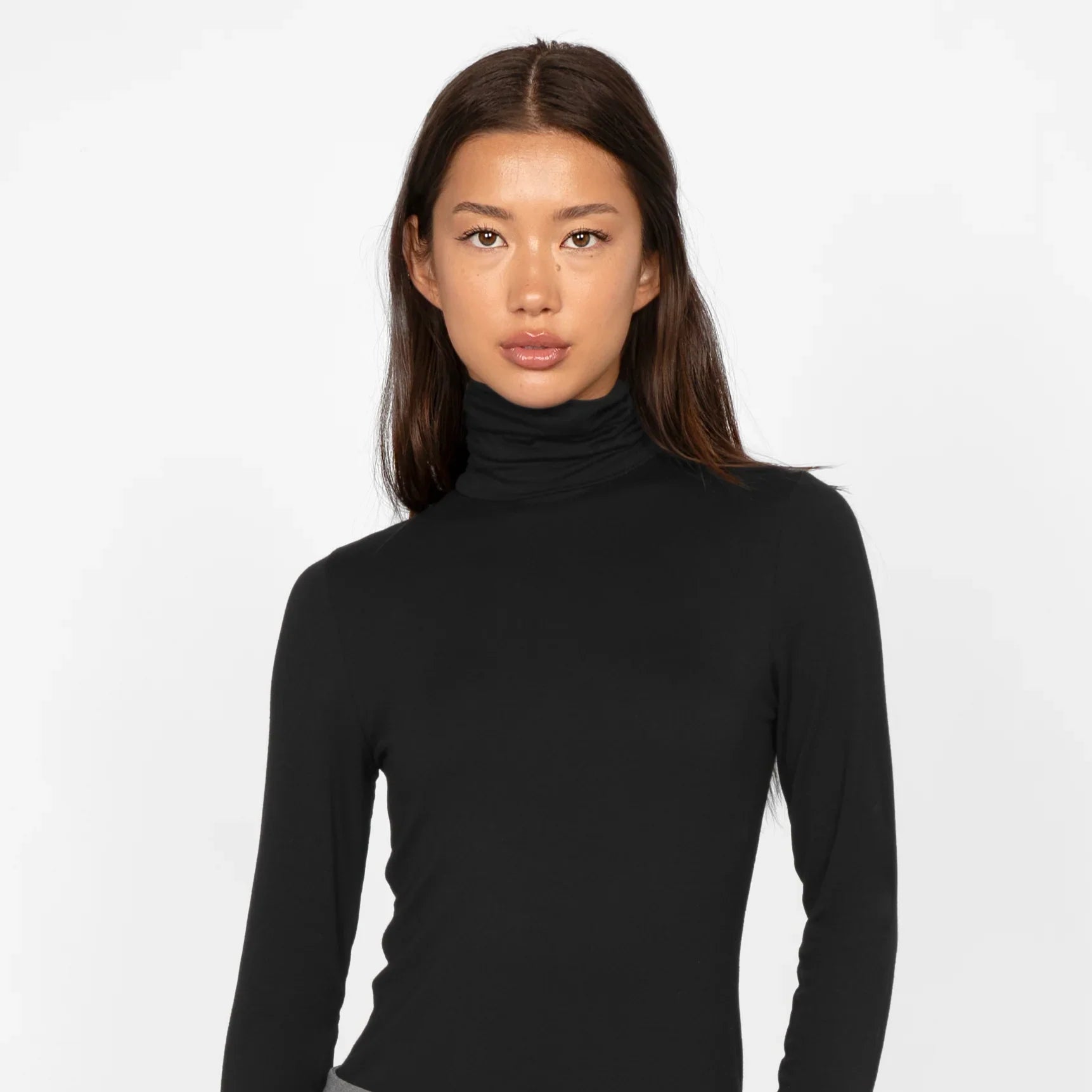 Schwarzes Slim Fit Longsleeve mit Rollkragen und extra langen Ärmeln aus weichem Jersey