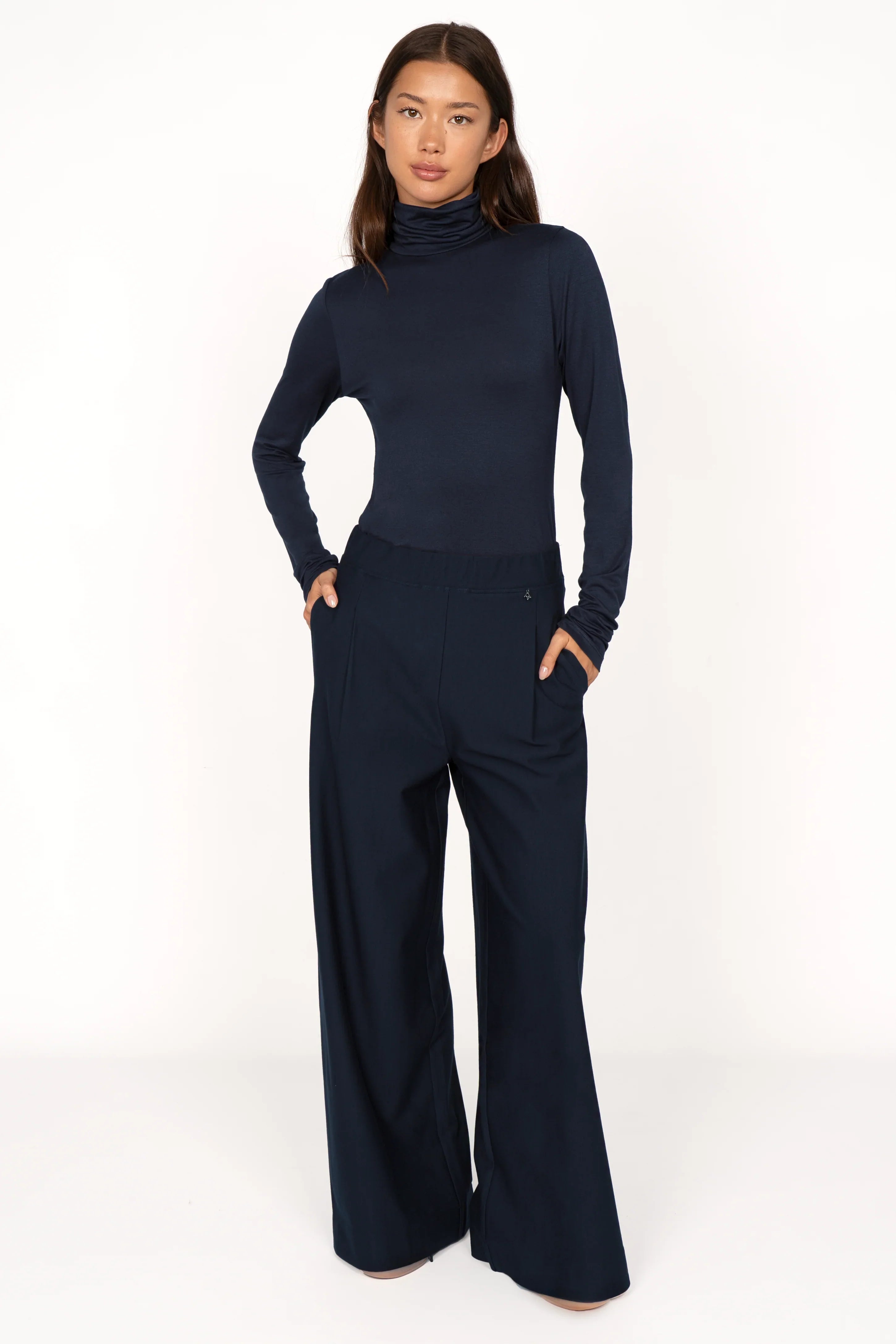 INNEKA Longsleeve navy slim fit rollkragen extra lange ärmel leichtes jersey