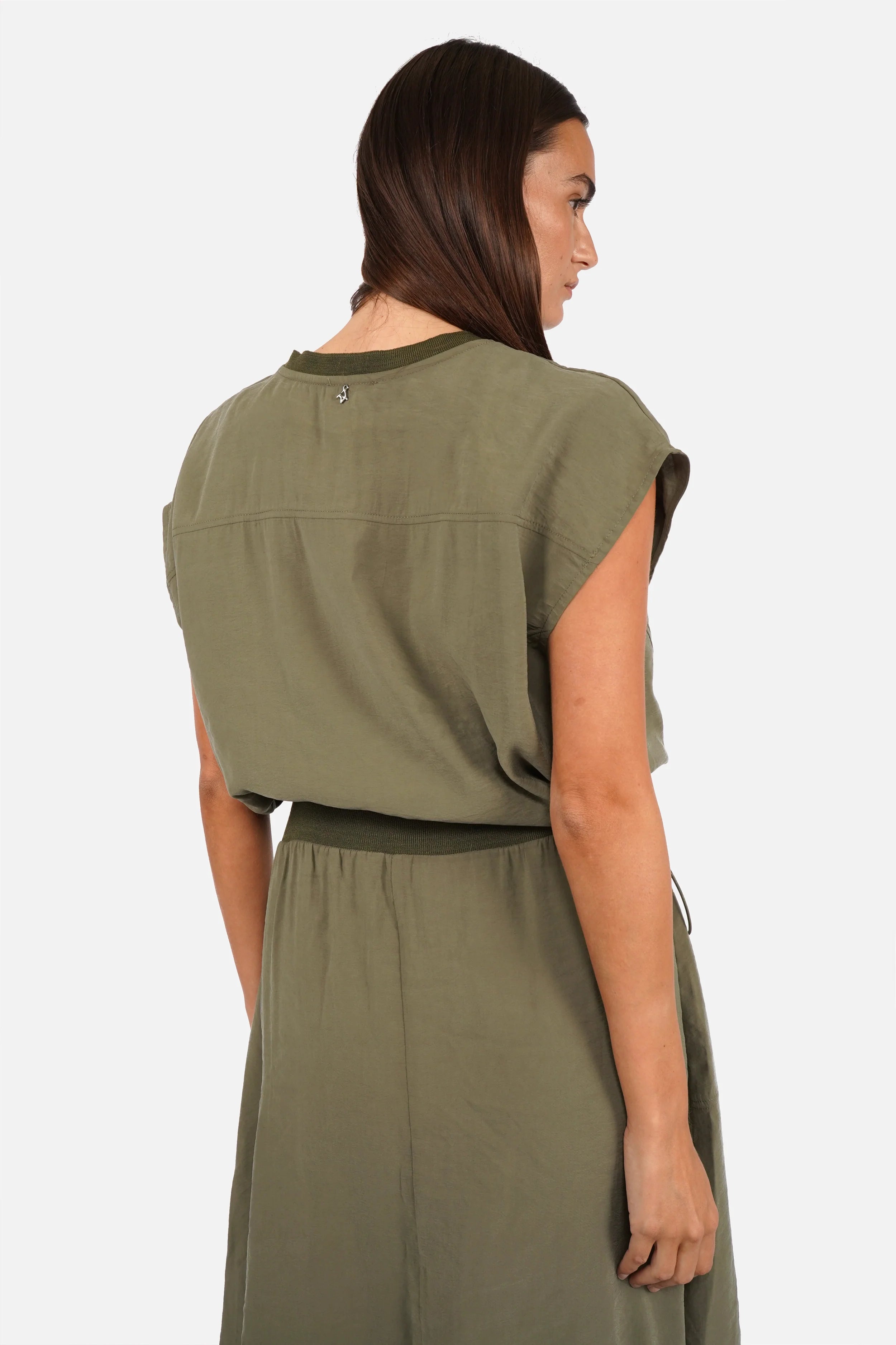 ISKKA Kleid-Set mit weichem Modal-Mix, verstellbaren Trägern, elastischem Bund und passendem Oberteil in Cropped Fit