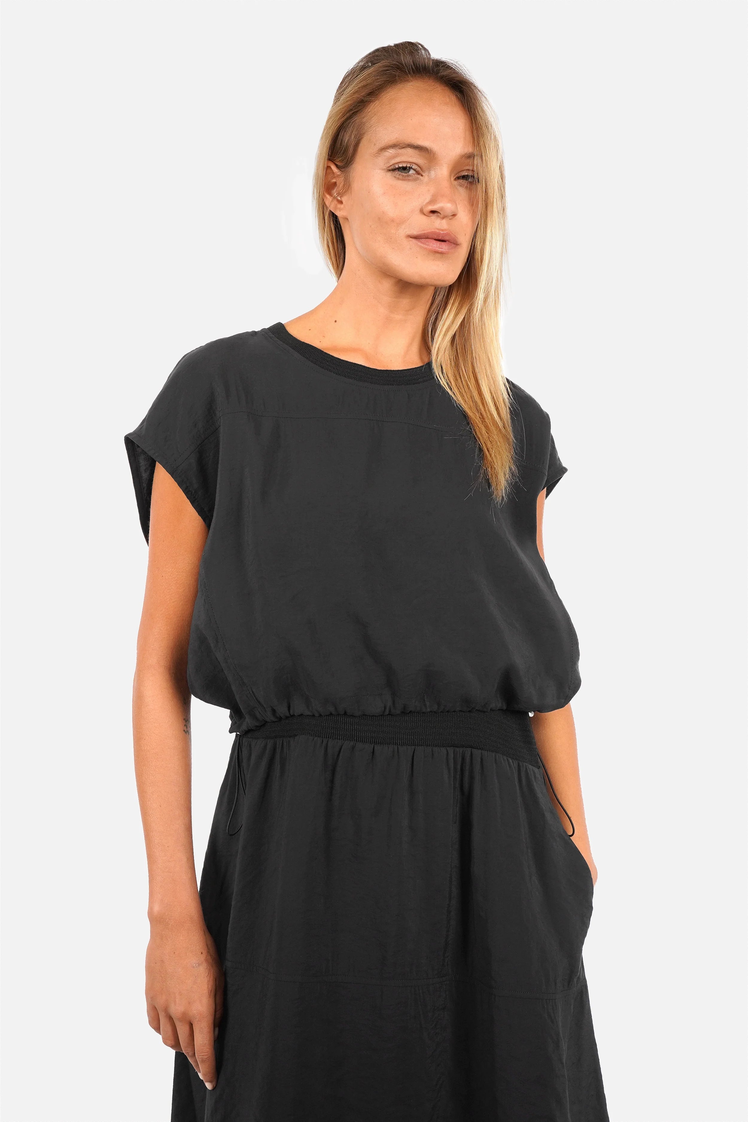 ISKKA Kleid-Set 2-in-1 Kleid und Oberteil aus weichem Modal-Mix mit verstellbaren Trägern und elastischem Bund