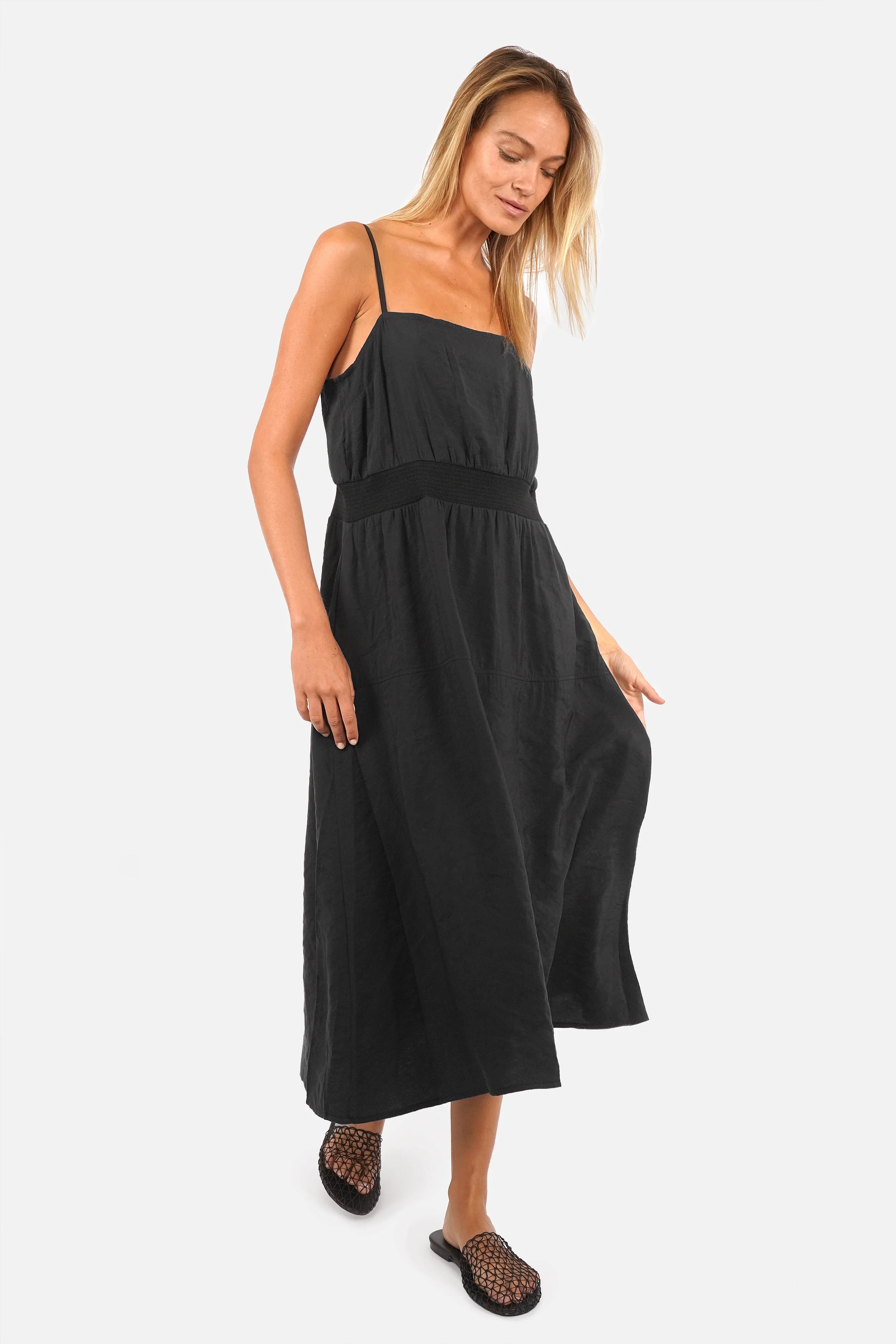 ISKKA Kleid-Set mit weichem Modal-Mix Kleid und Oberteil in Midi-Länge, verstellbaren Trägern und Tunnelzug