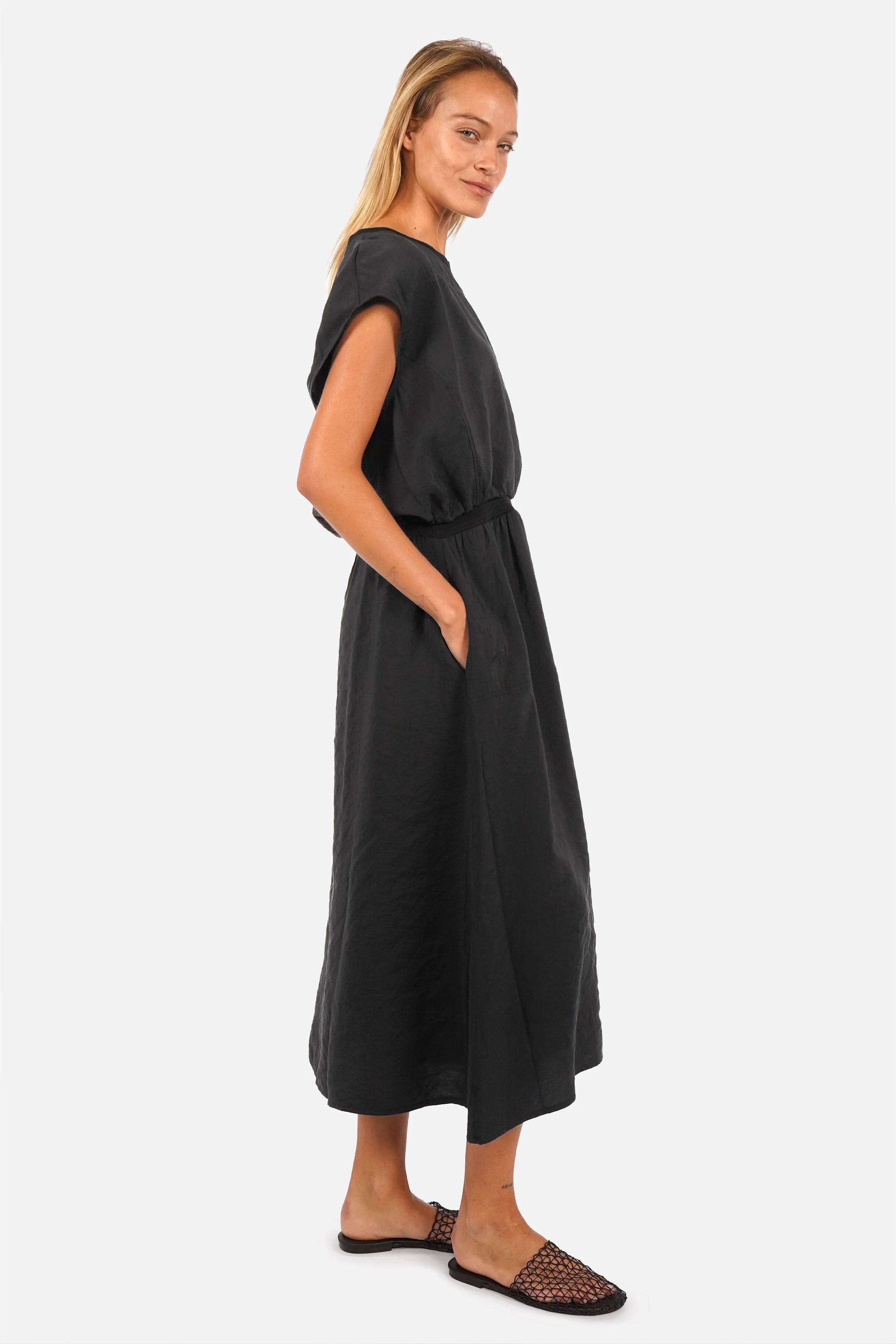 ISKKA Kleid-Set 2-in-1 Kleid und Oberteil aus weichem Modal-Mix in Midi-Länge und Cropped Fit