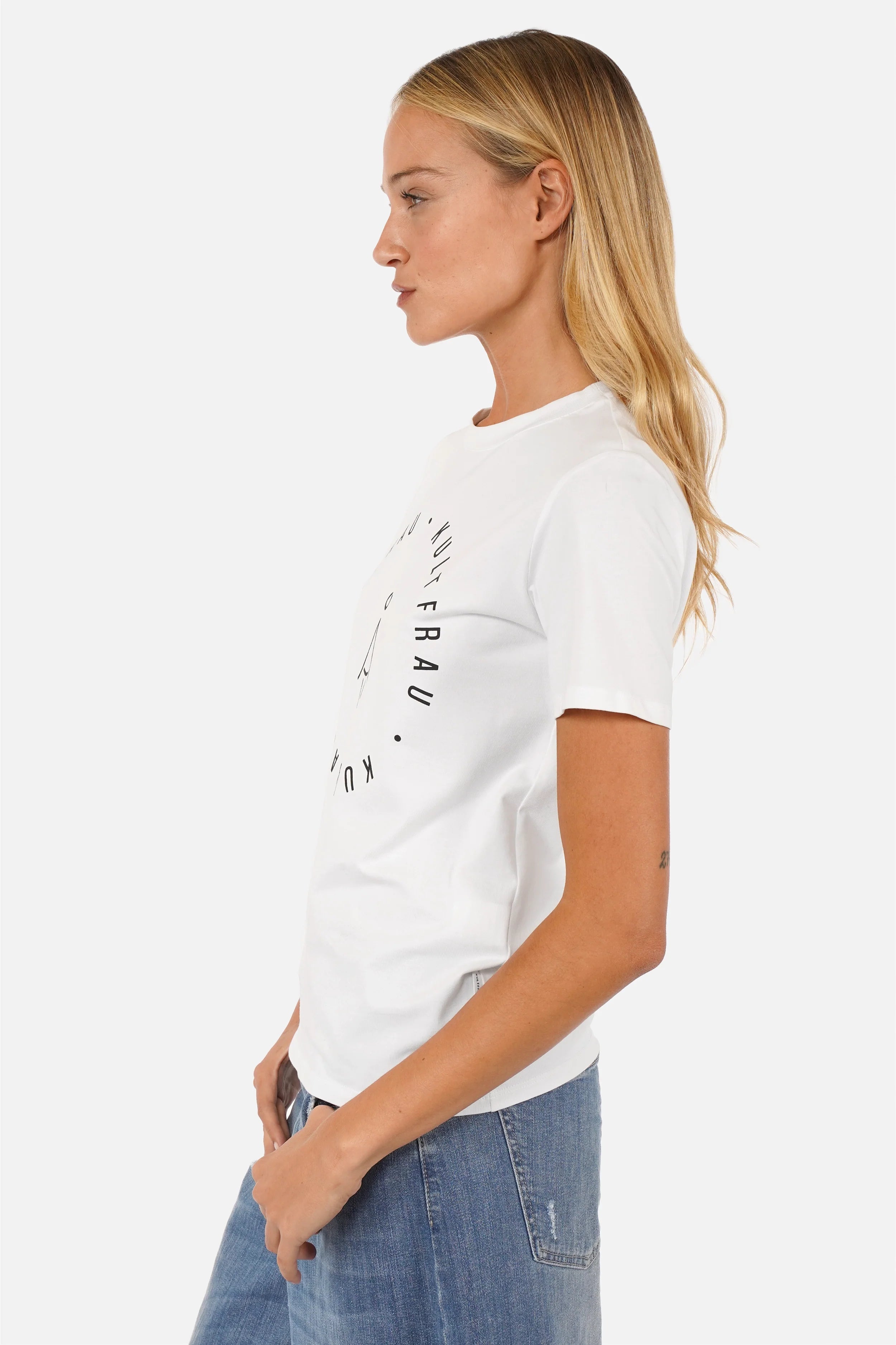 ISY T-Shirt aus weicher Baumwolle mit rundem KULTFRAU-Logoprint und Rundhalsausschnitt in Regular Fit