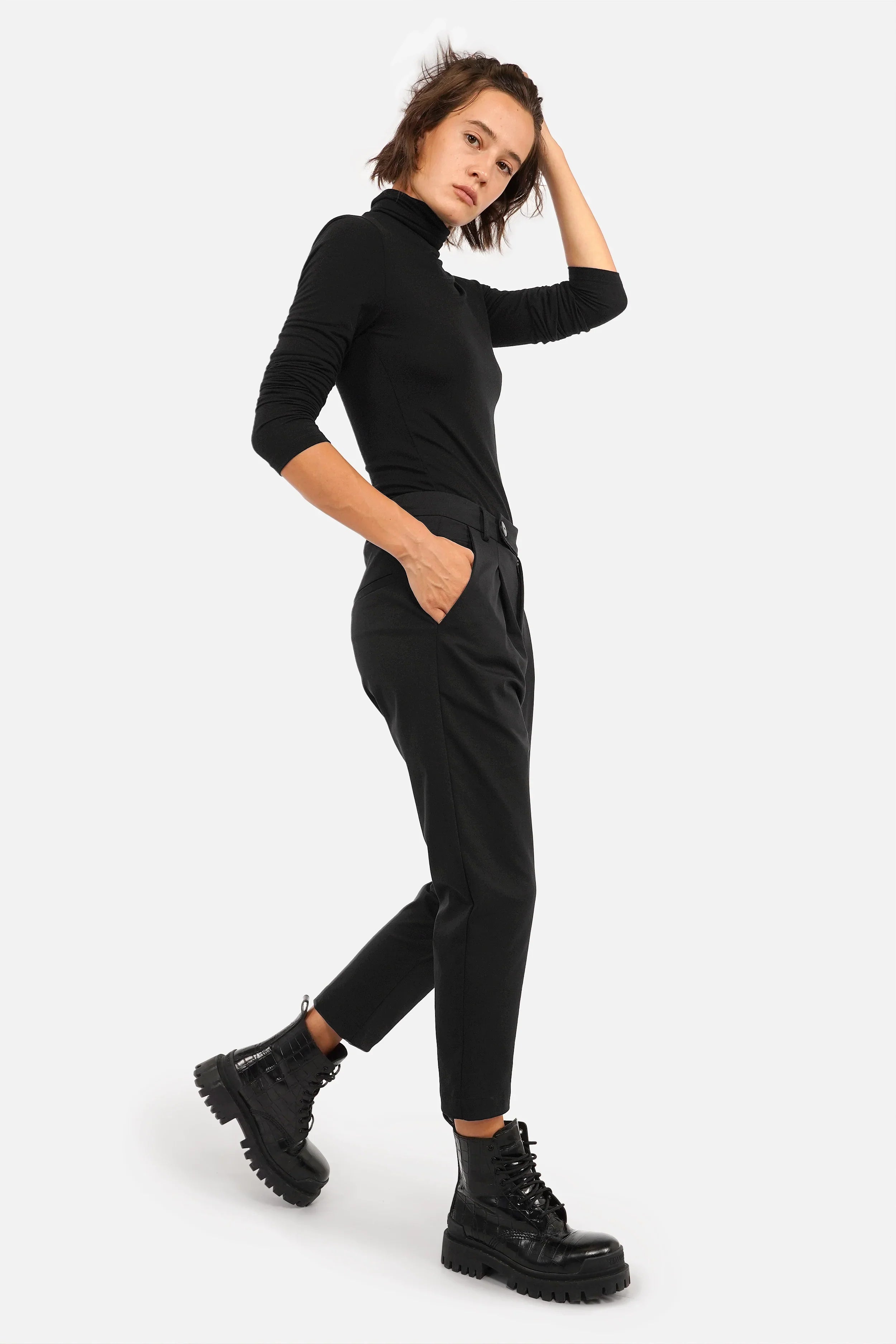 JALDI Cropped Hose mit elastischem Bund, seitlichen Taschen und schmal zulaufendem Bein in Regular Fit