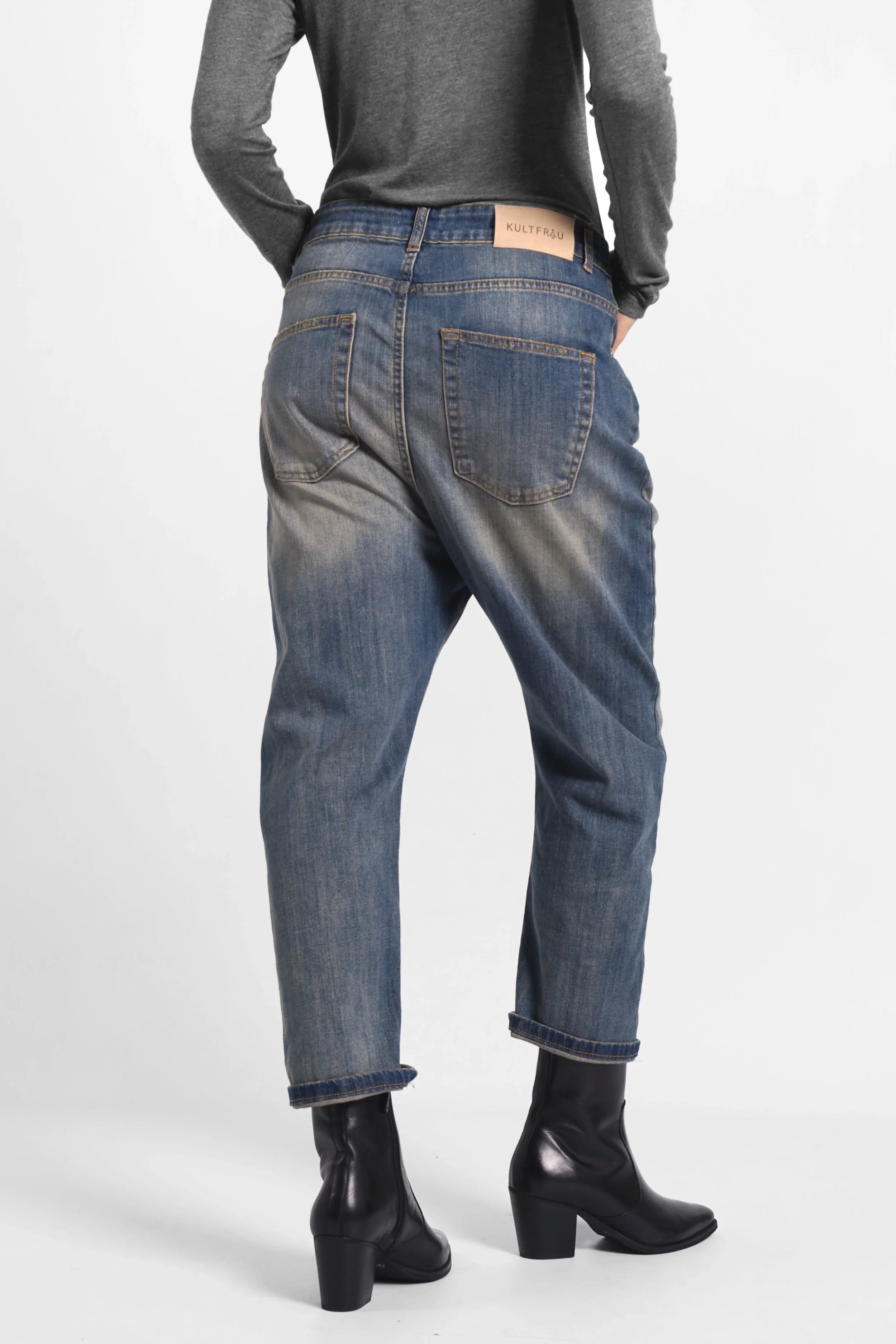 Jeany Baggy Jeans in Desert Blue mit lockerer Passform und Sandblast-Waschung, hinten getragen