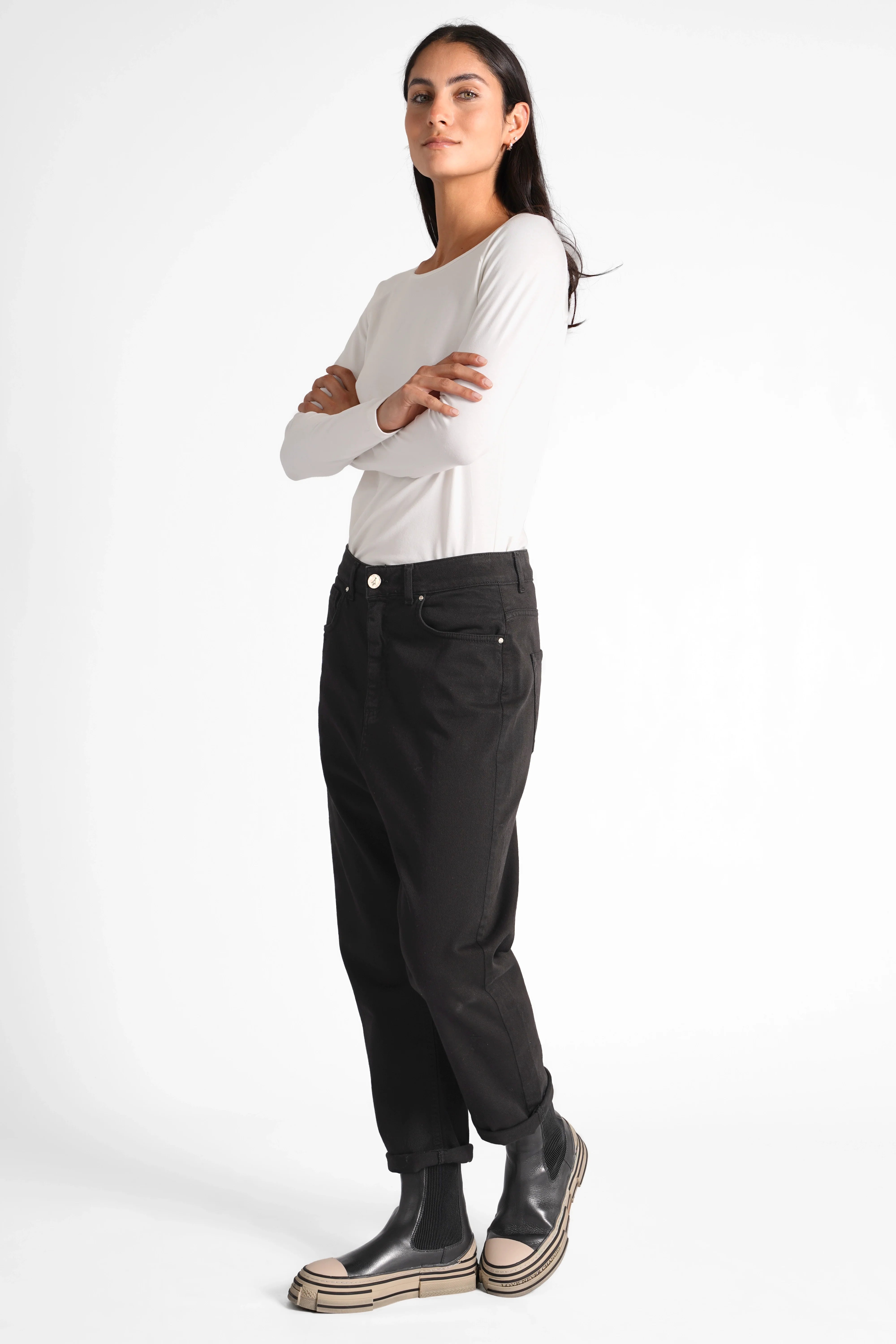 Schwarze Baggy Jeans mit tiefem Schritt und klassischem 5-Pocket-Stil für entspannten Boyfriend-Look