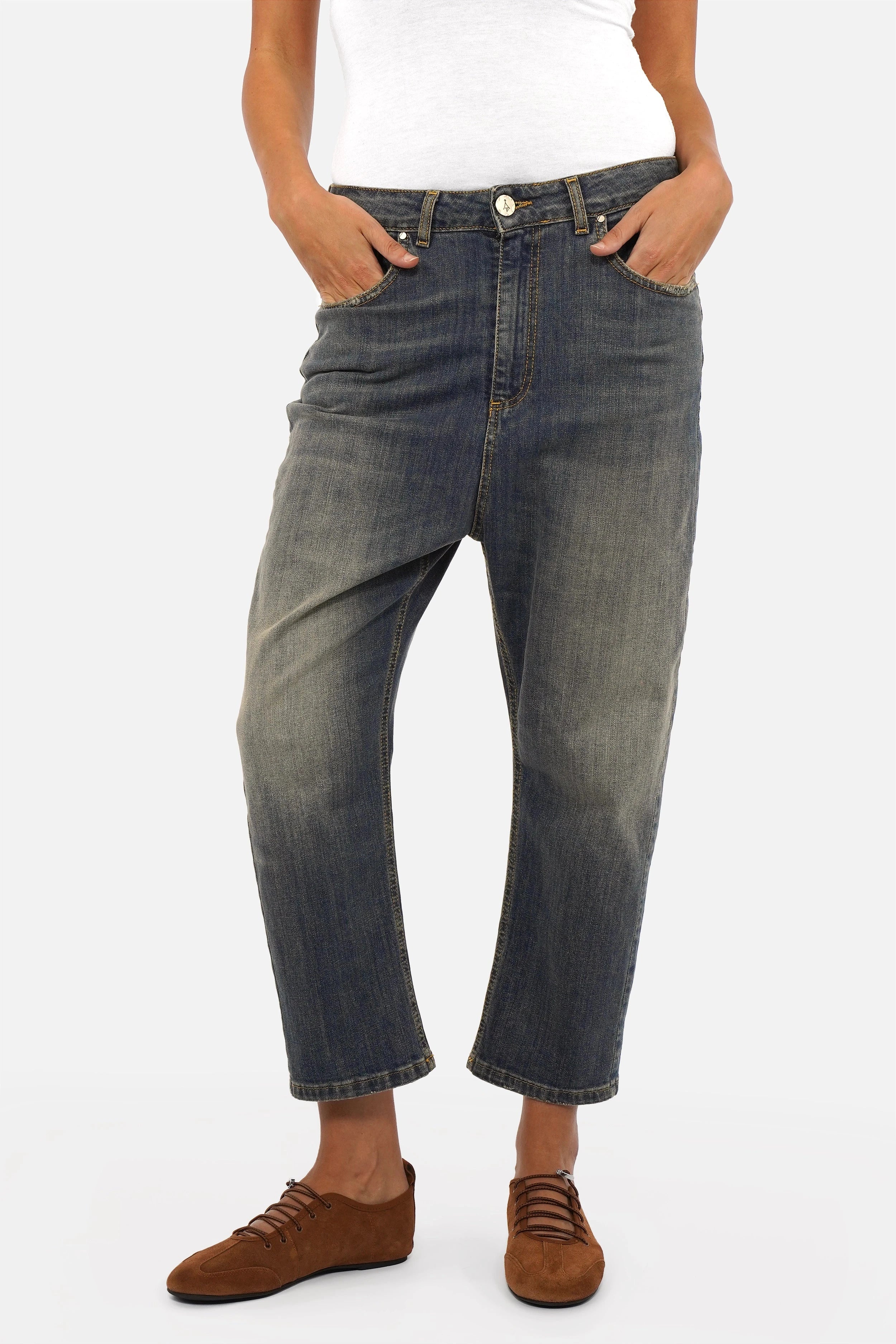 Damen Baggy Jeans mit lockerem Schnitt und Desert Blue Waschung, entspannter Boyfriend-Look, leichter Denim, 5-Pocket-Design, Relaxed Fit, gefertigt in Italien