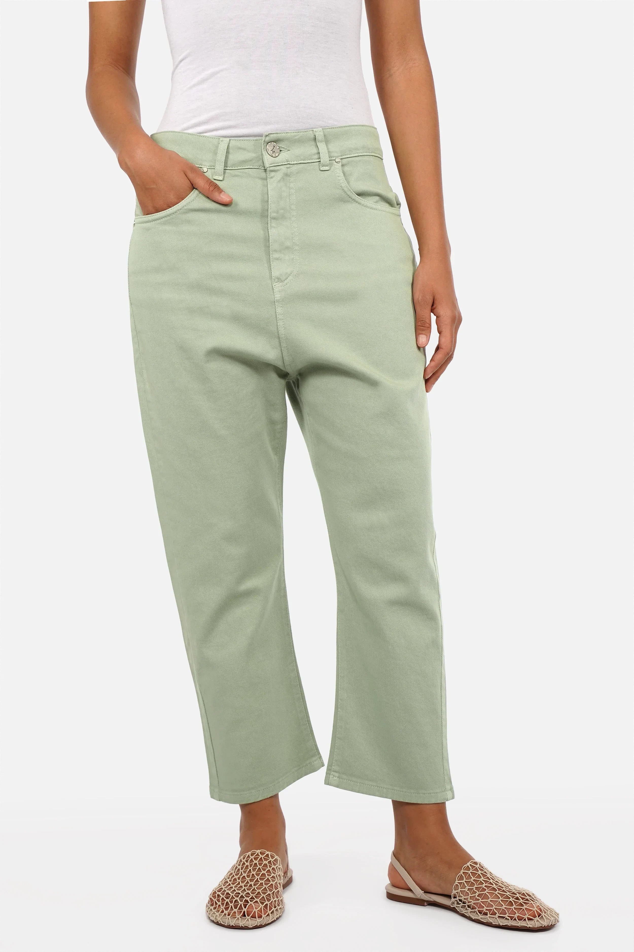 Jeany Baggy Jeans lockere Passform Boyfriend-Stil mit Gürtel und 5-Pocket aus italienischem Denim