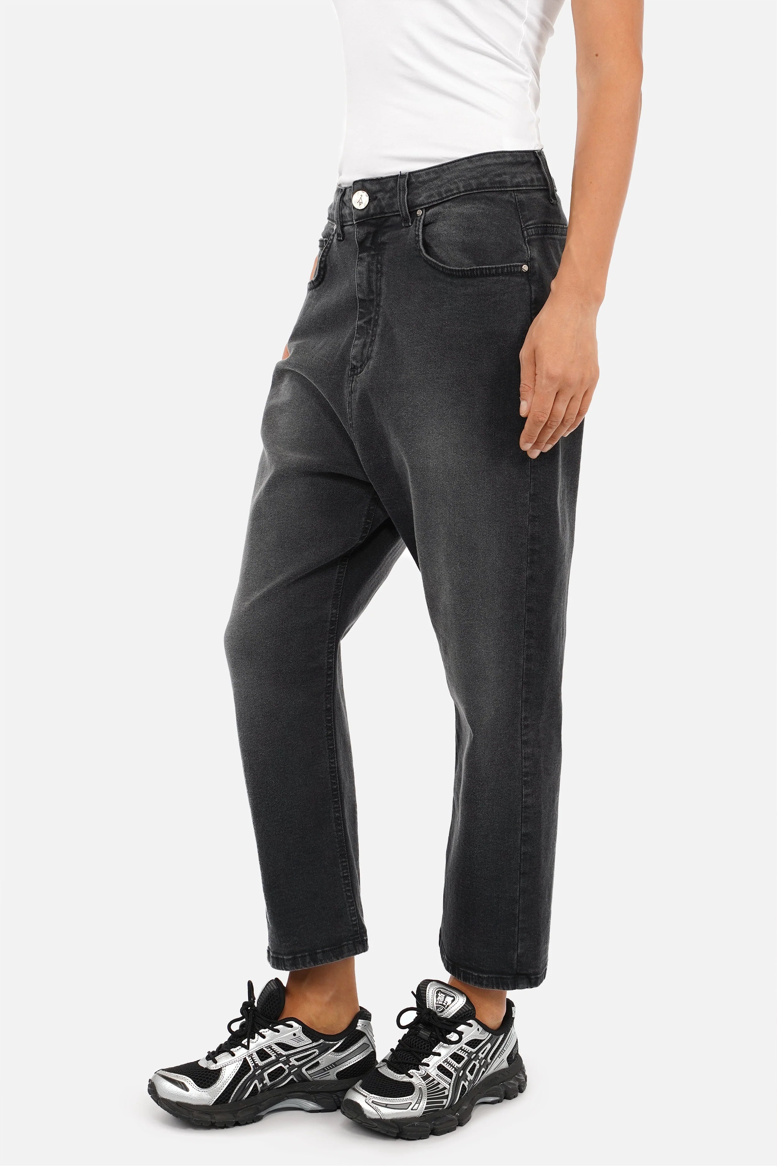 JEANY Baggy Jeans in Faded Black mit Relaxed Fit und Boyfriend-Look, locker geschnitten und leicht krempelbar