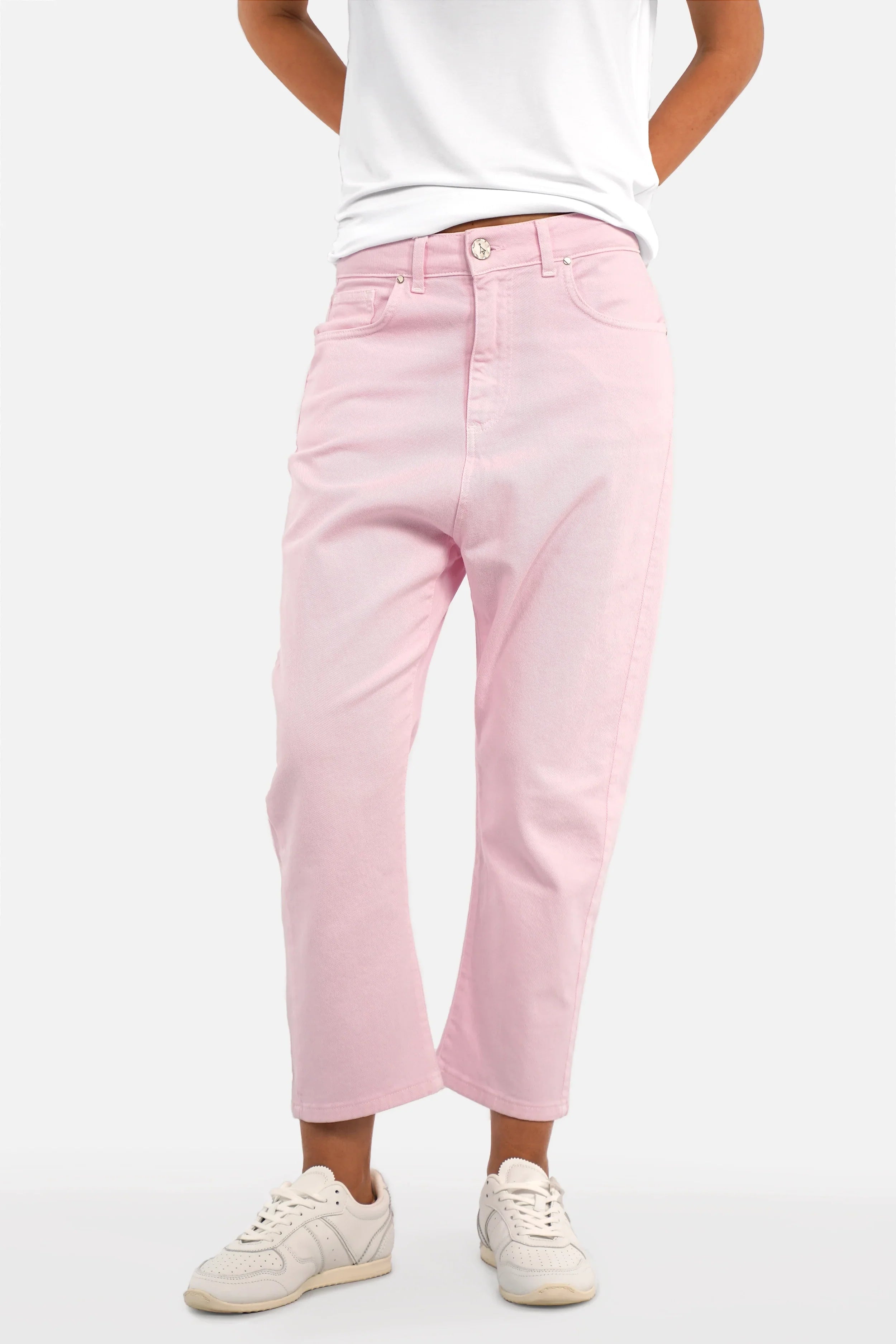 Jeany Baggy Jeans lockere Passform Boyfriend-Stil in Coloured Denim gefertigt in Italien