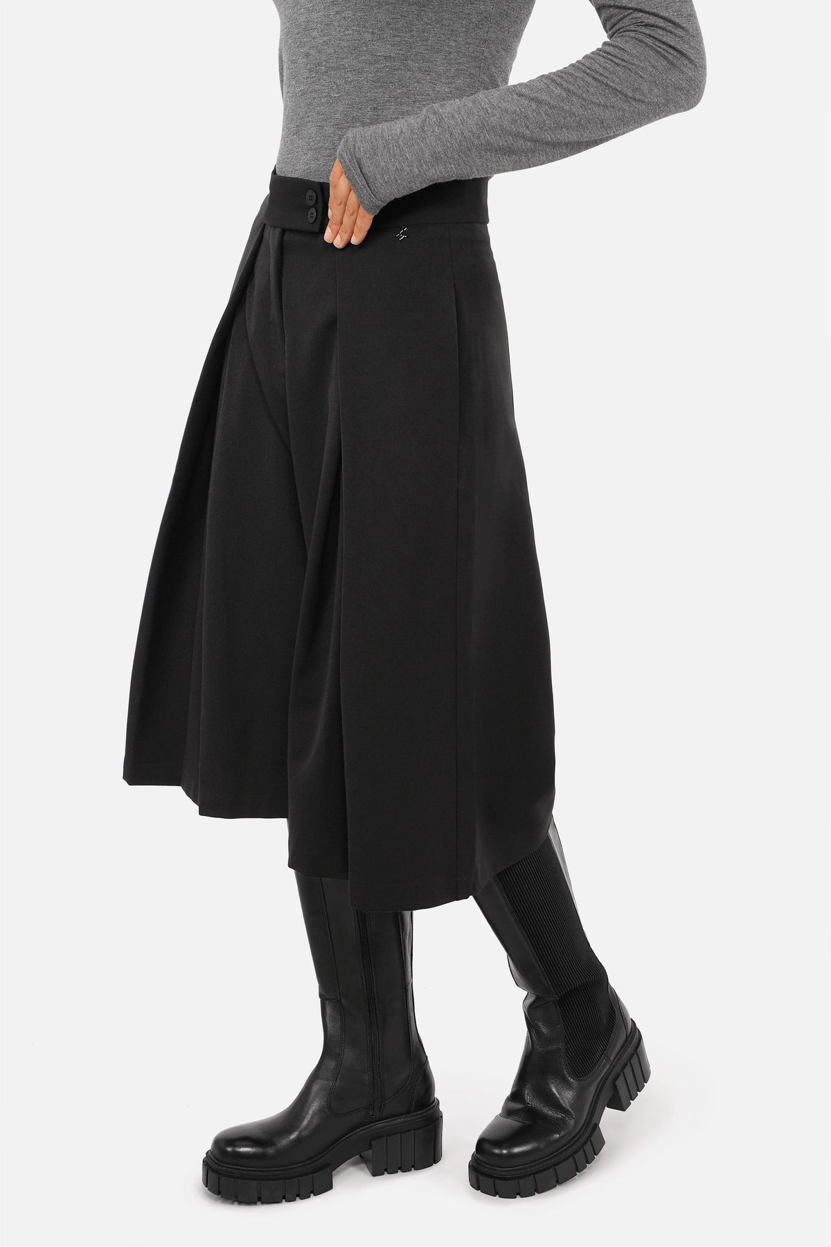 JEDA Culotte mit Faltendetails, hohem Bund und weitem Bein in melierter Webqualität