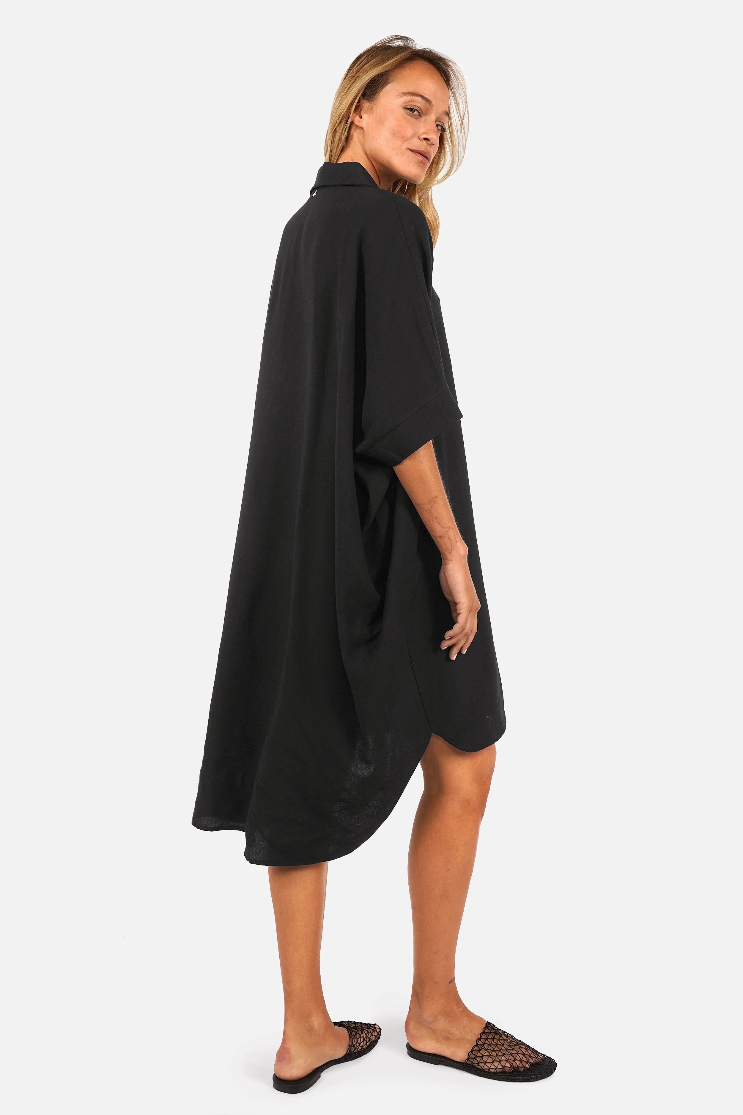 Oversized Hemdkleid JELISSA mit Fledermausärmeln, Viskose, Hemdkragen und seitlichen Taschen