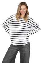 JENEN Oversized Longsleeve mit weichem Jersey-Viskose, weitem Rundhalsausschnitt und überschnittenen Schultern.