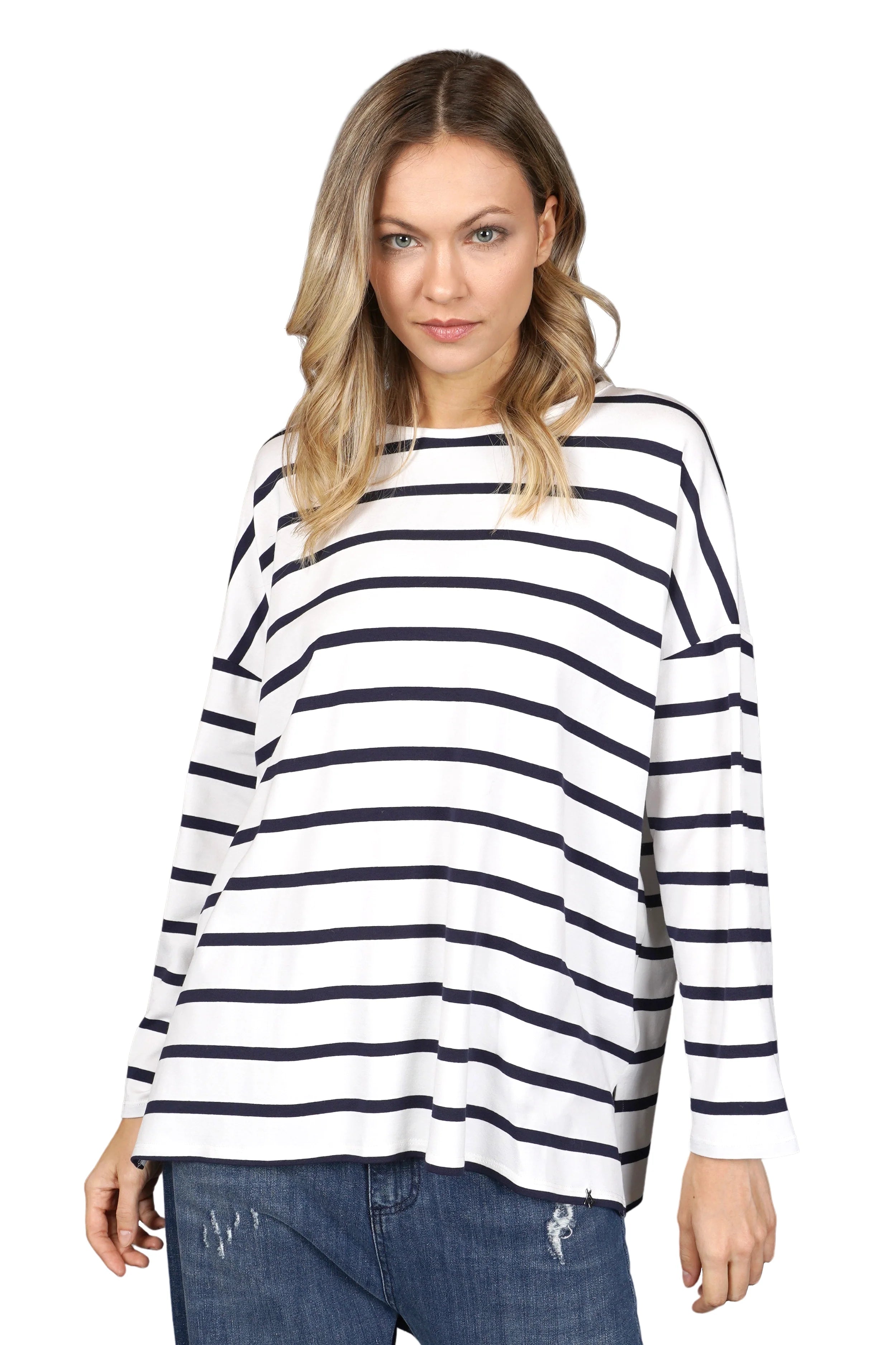 JENEN Oversized Longsleeve gestreift, locker geschnitten, mit Rundhalsausschnitt und überschnittenen Schultern.